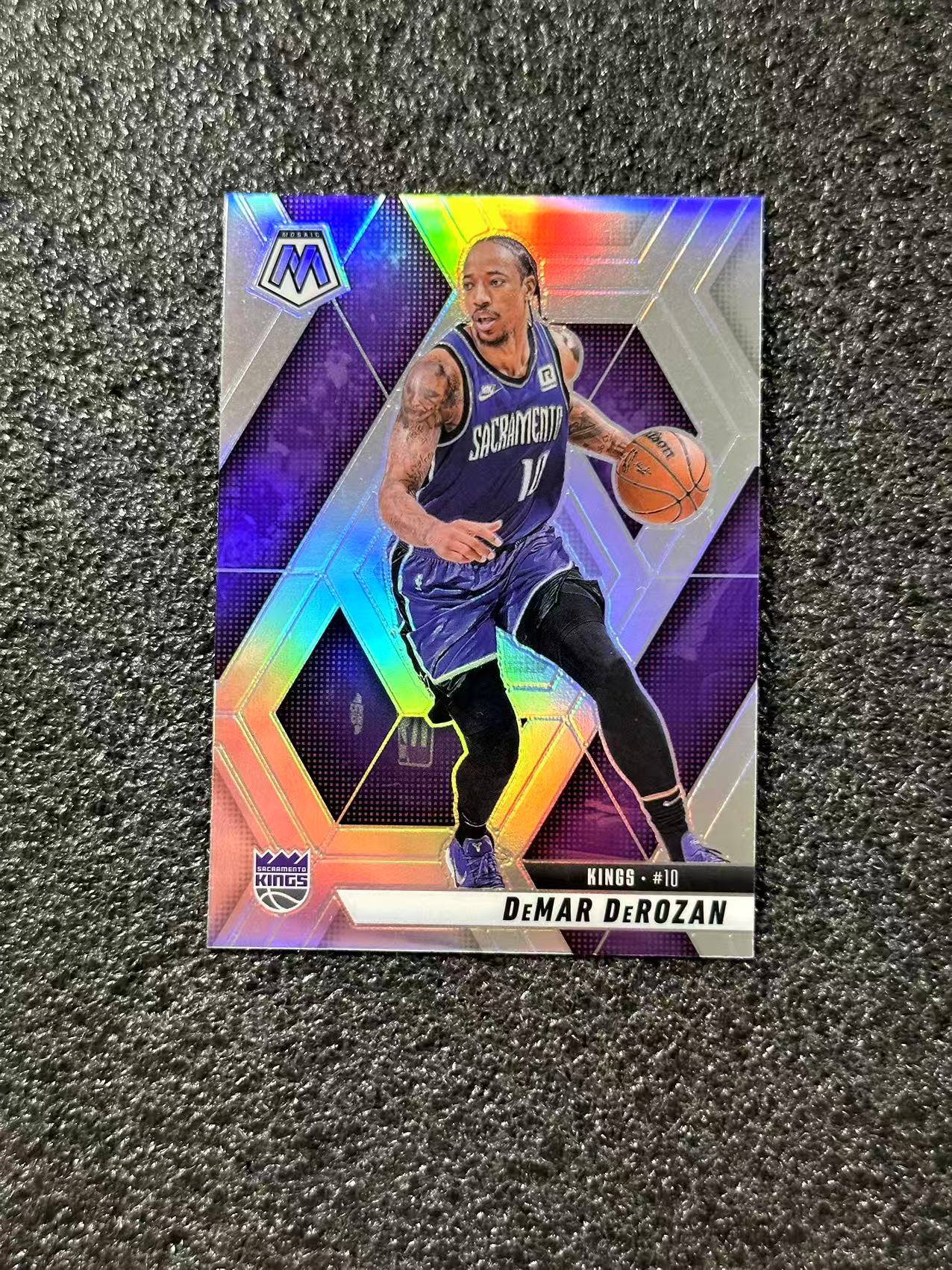 Basketball 德玛尔 德罗赞 Demar DeRozan NBA 美职篮 全明星 所有卡都有卡膜 NBA默认不保卡品 卡品如图 瑕疵如图 值得收藏 球星卡 硬卡可能自然弯曲 非常好看