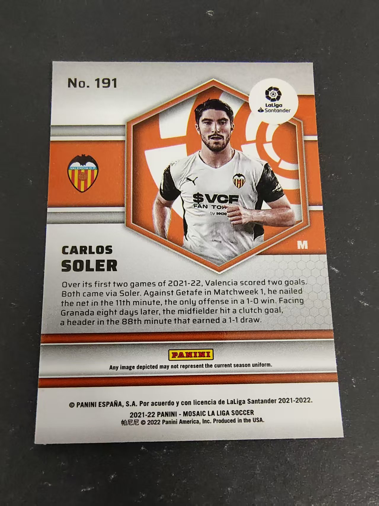 【可合并,不累计】2021-22 Panini Mosaic Carlos Soler 卡洛斯 索莱尔 中场大师 瓦伦西亚 马赛克 西甲 划痕 边角瑕疵 #191