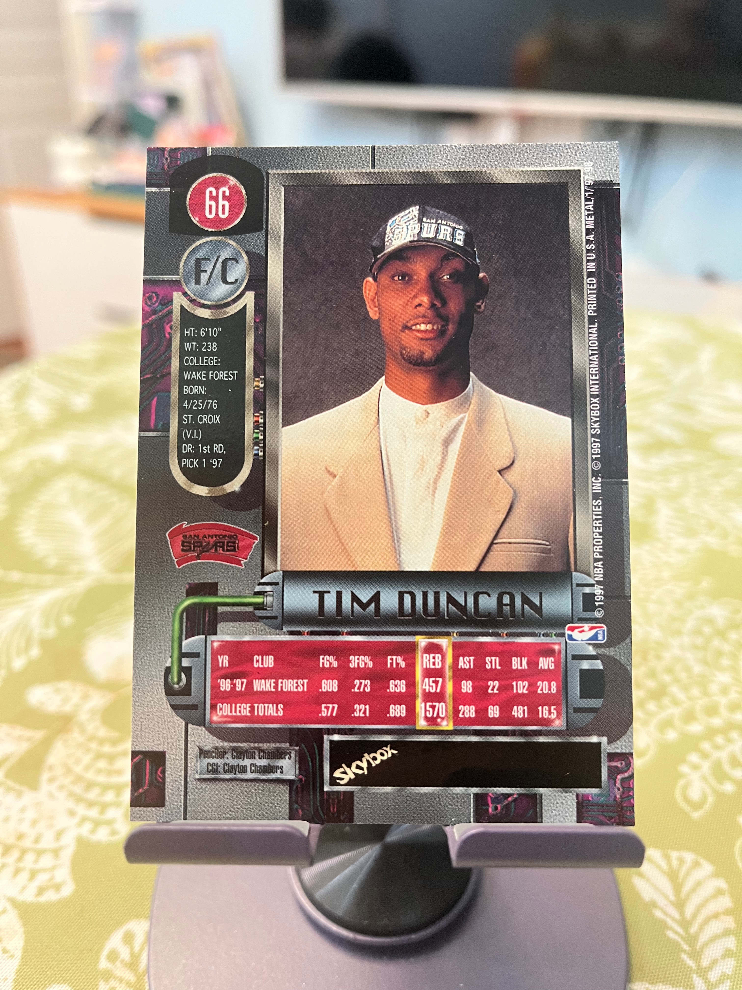 1997 SkyBox 老卡 老特 Tim Duncan 蒂姆 邓肯 石佛 马刺【折射 仿红宝设计 METAL UNIVERSE】【边角瑕疵如图 介意勿拍】#1002