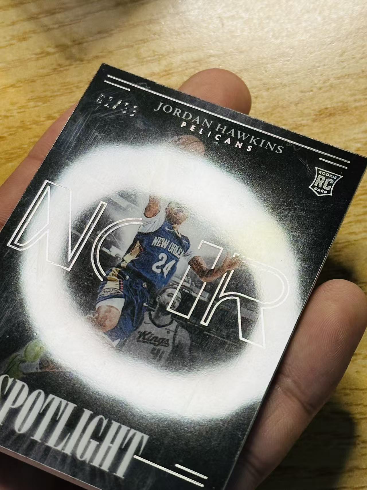 2023-24 Panini Noir Jordan Hawkins 嘿嘿代卖 诺尔 乔丹 霍金斯 新秀 RC 聚光灯 99编 01/99编 鹈鹕 单一平行 收藏必备
