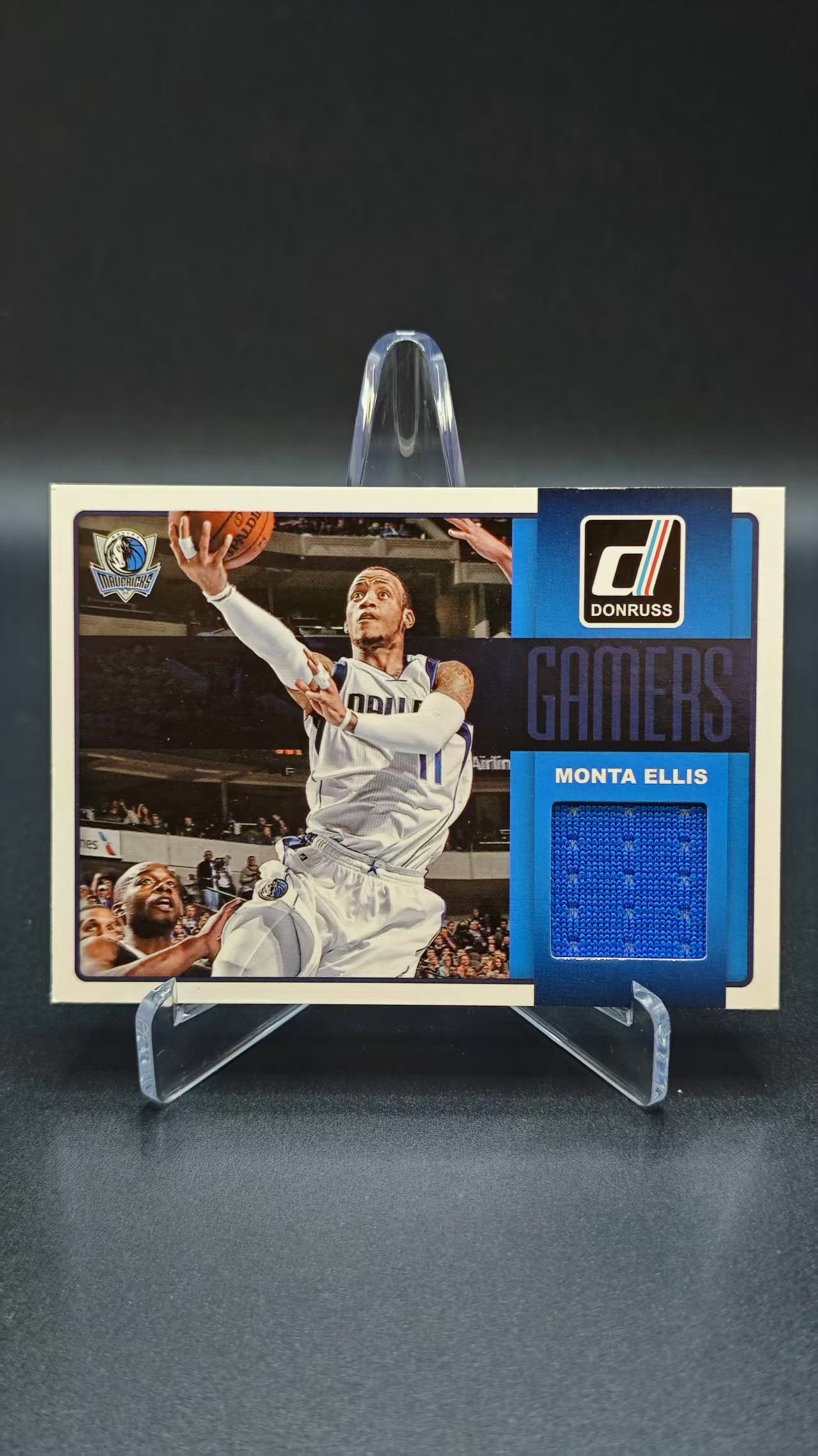 【六六代卖】2014-15 Panini Donruss Monta Ellis 杜蕾斯 独行侠 艾利斯 小窗球衣 切割 瑕疵如图(炜炜N)WL