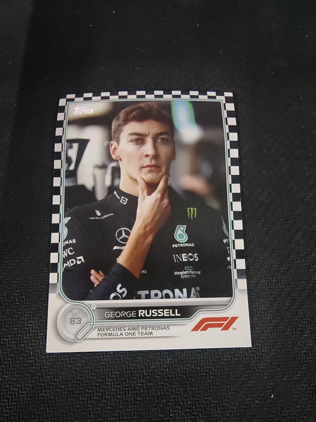 【汽水拍卖】2022 Topps Chrome F1 George Russell 乔治 拉塞尔 梅奔 黑白棋盘 划痕 边角瑕疵 #18