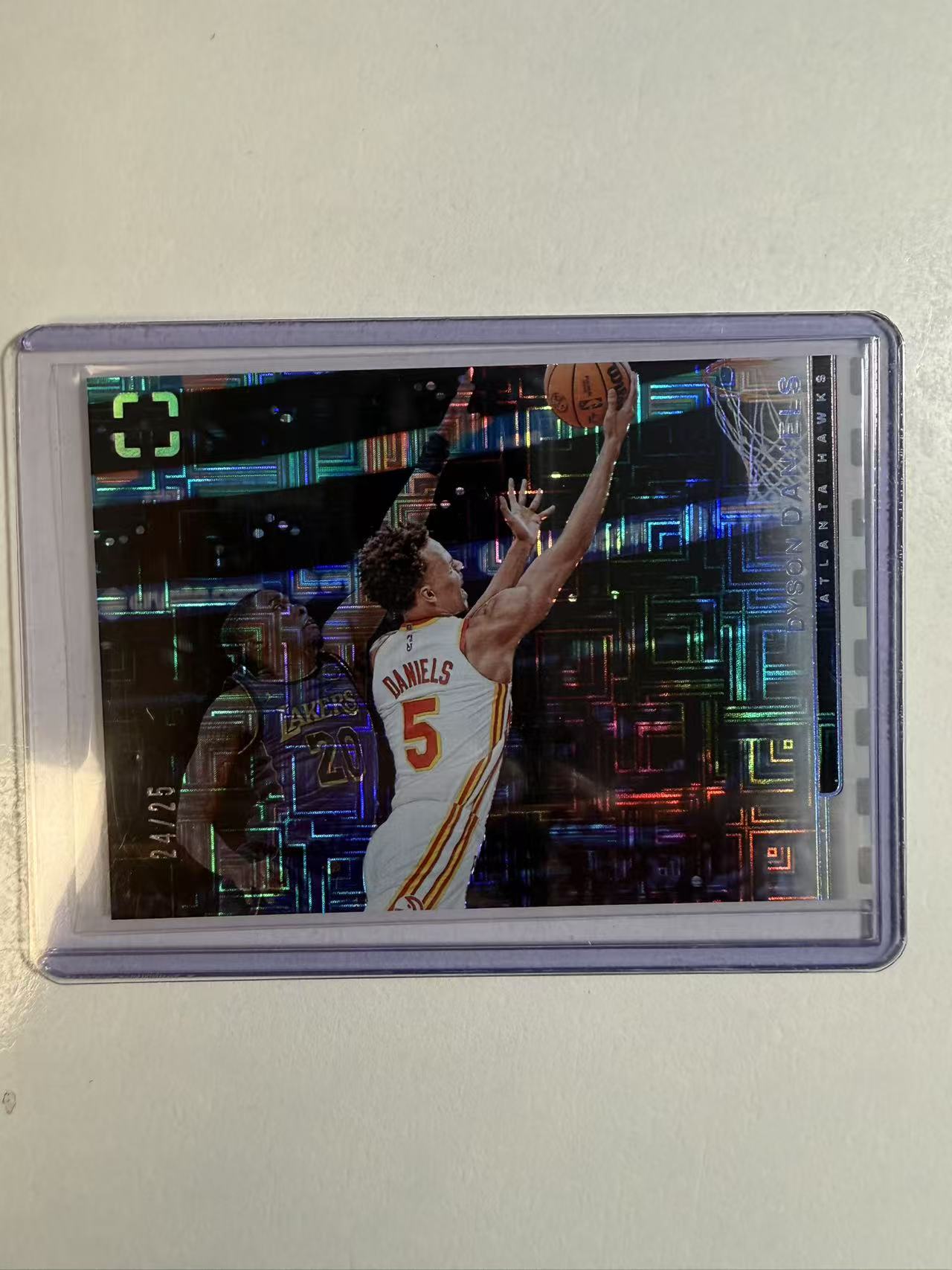 2024-25 Panini Photogenic Dyson Daniels 上镜 老鹰 戴森 丹尼尔斯 迷宫折 25编 卡品如图 不保卡品 介意勿拍
