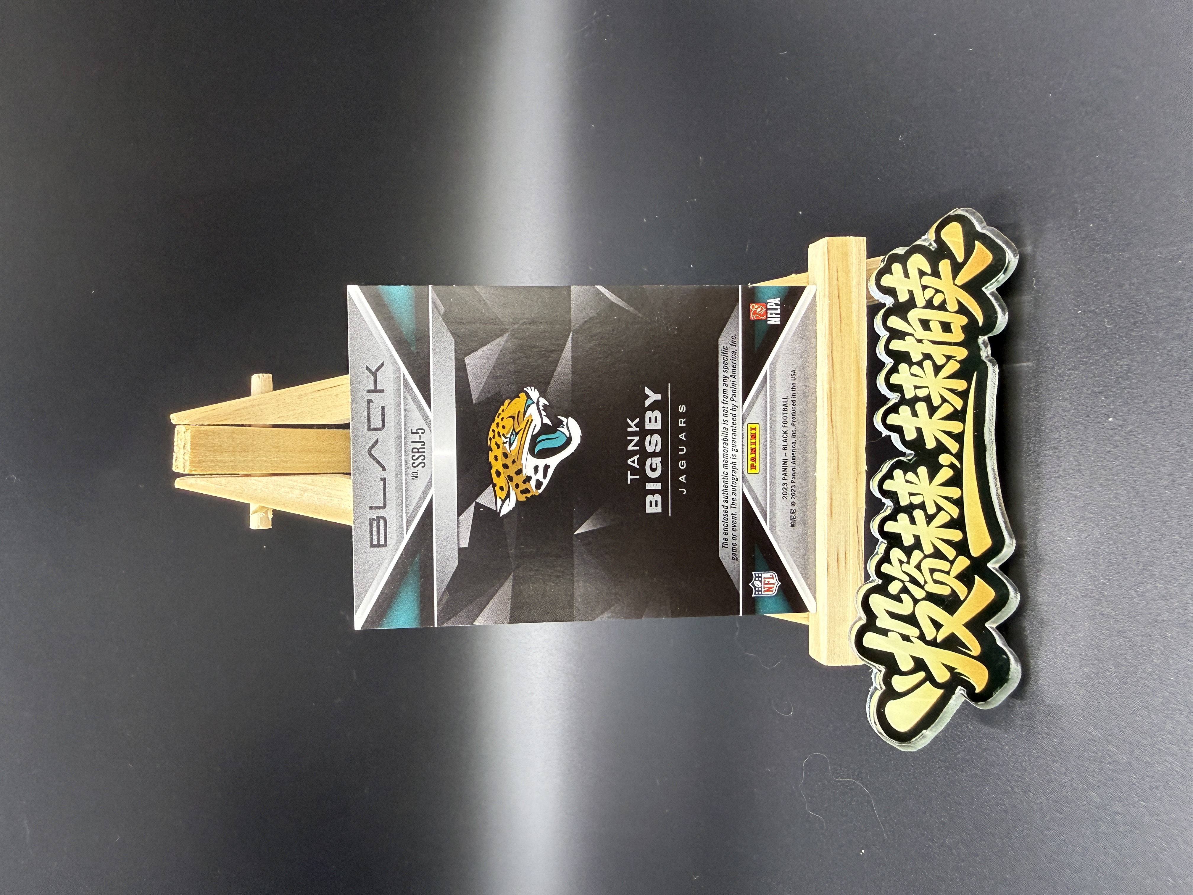 2023 Panini Black Tank Bigsby 坦克 比格斯比 美洲虎 新秀 黑盒 剪影 NFL 大窗RPA 签字 50编 紫平行【未来拍卖】