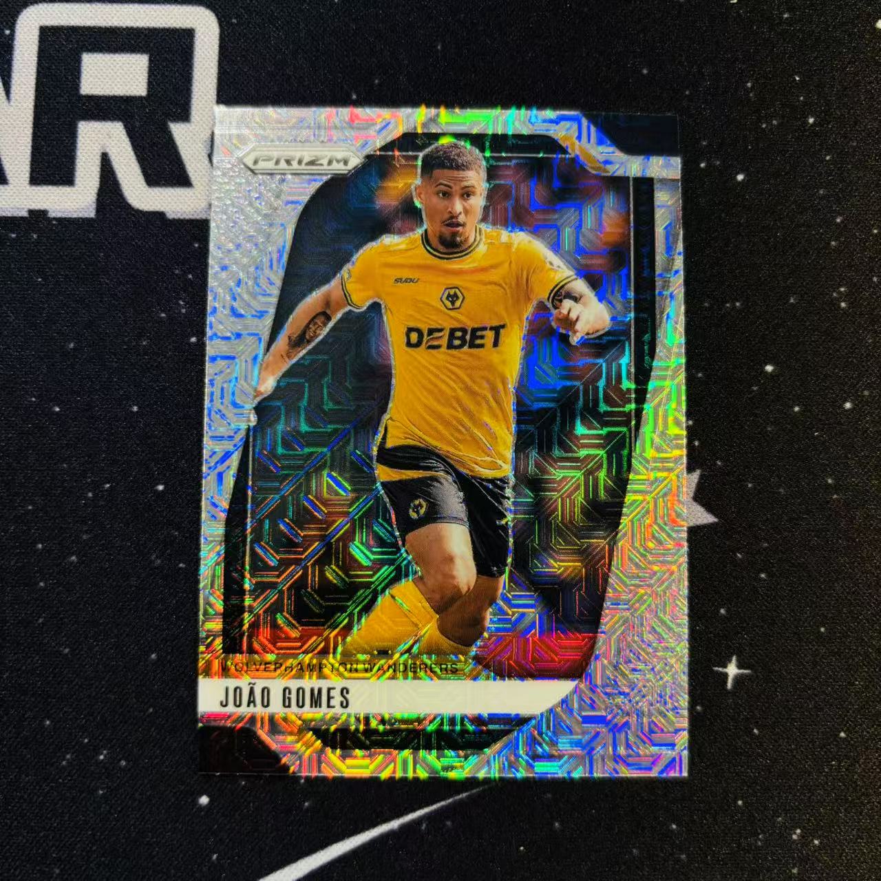 2024-25 Panini Prizm Joao Gomes 英超 PZ 狼队 若昂 戈梅斯 戈麦斯 银MOJO折 迷宫折 轻印 专收凑套必备 洛北拍卖 姚总2702N