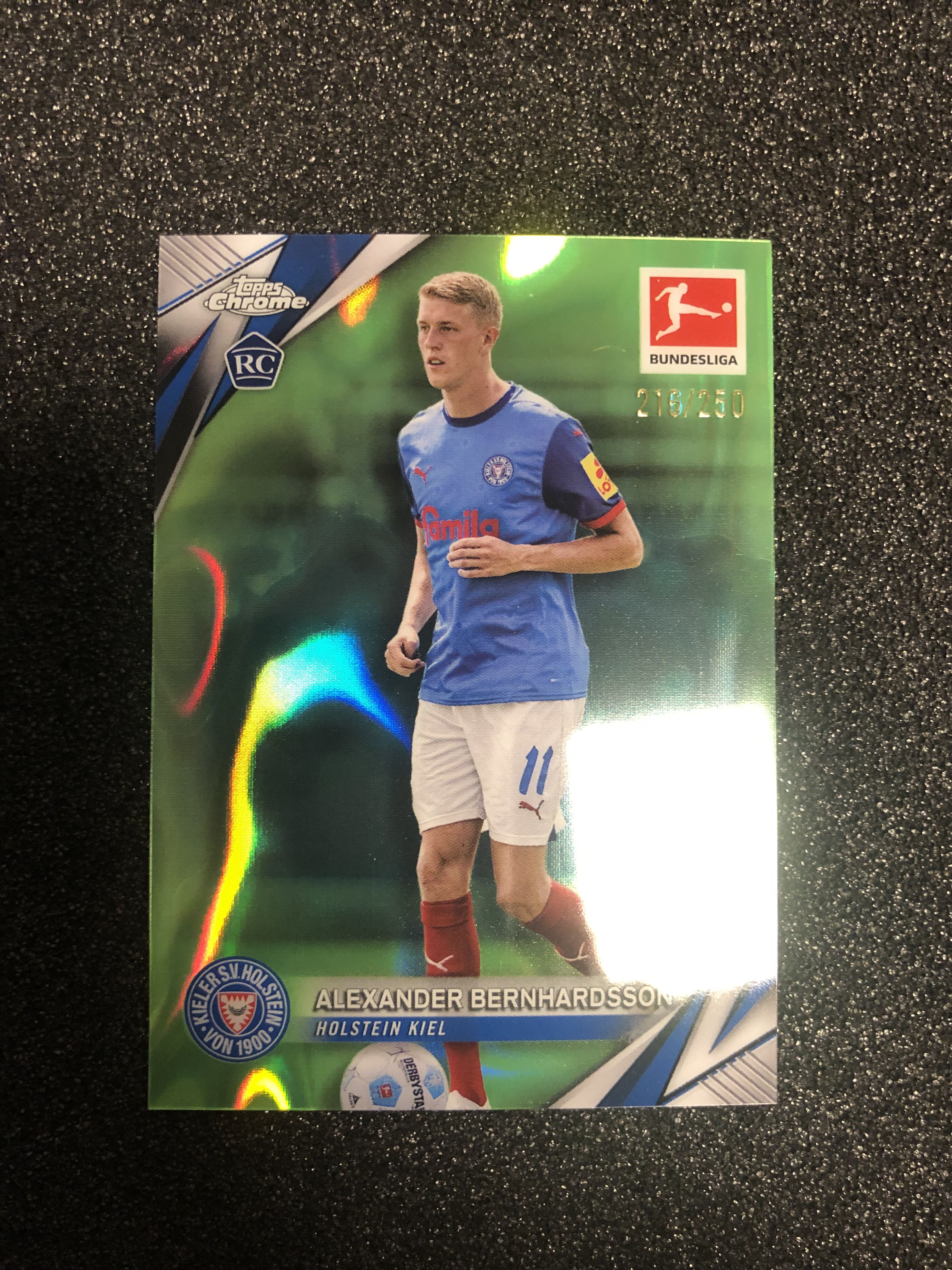 2024-25 Topps Chrome alexander bernhardsson RC 德甲tc 伯恩哈德松 瑞典 荷尔斯泰因基尔 250编 青波纹折 216/250 卡品如图 凑套收藏必备