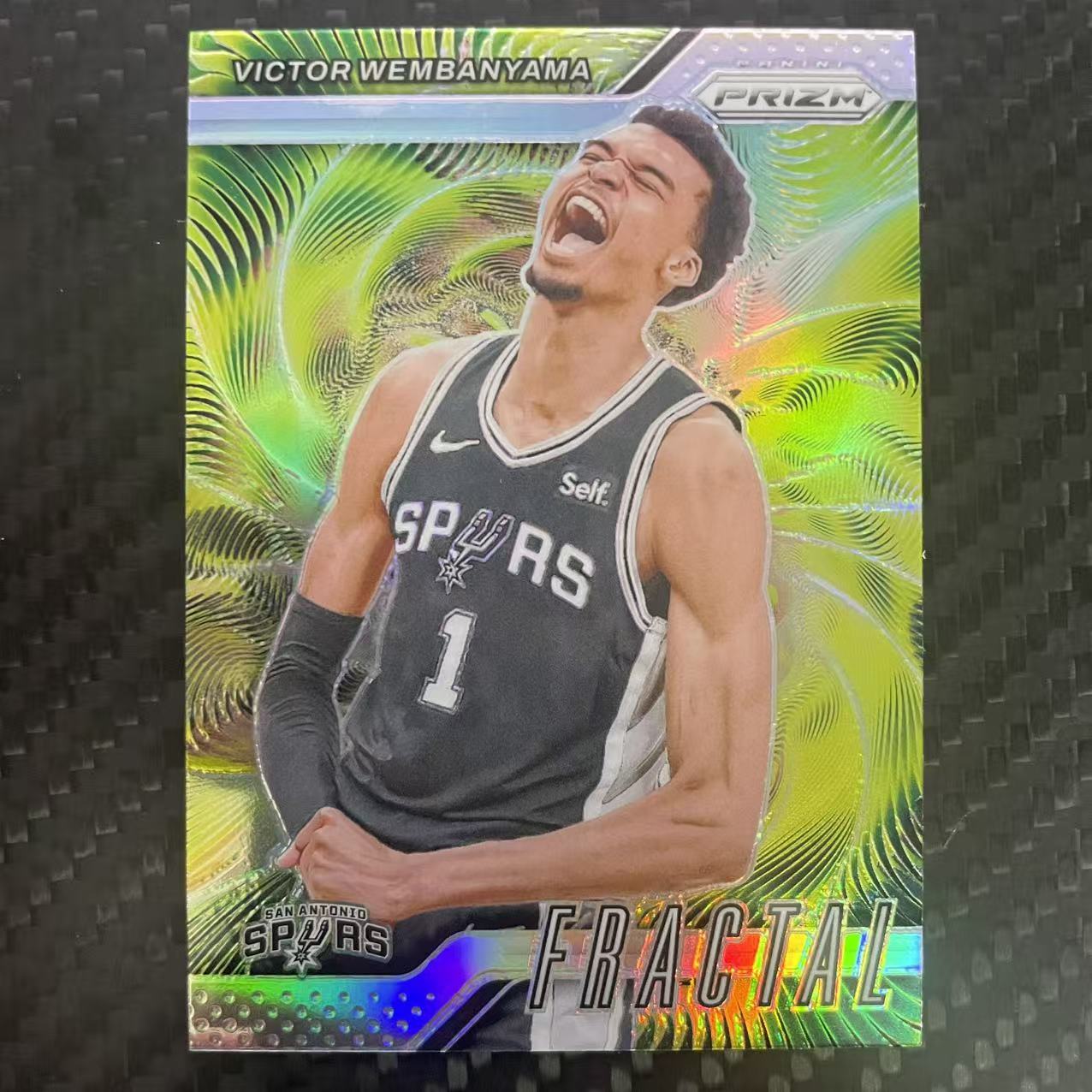 2024-25 Panini Prizm Victor Wembanyama 【杰克森拍卖】维克托 文班亚马 马刺 Fractal特卡 银折