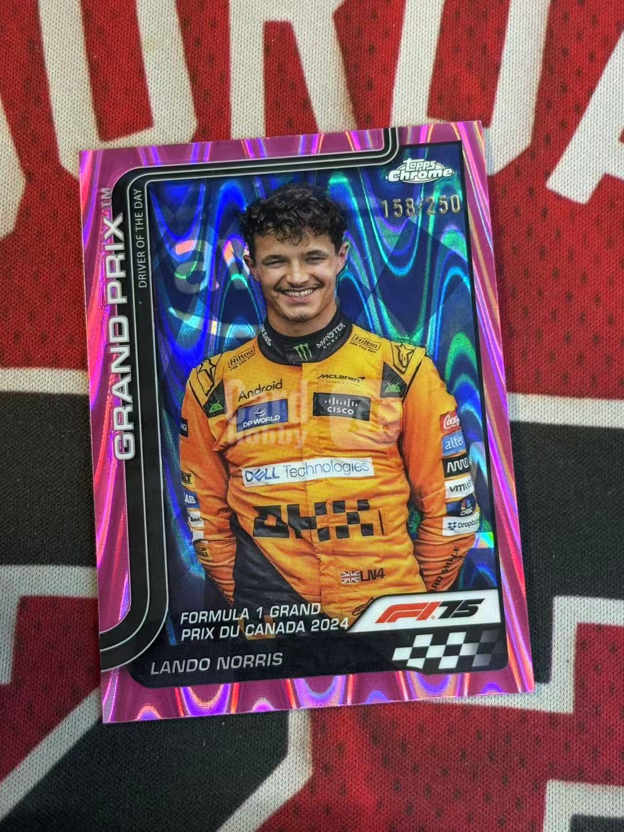 2025 TOPPS CHROME F1 LANDO NORRIS 迈凯伦车队 兰多诺里斯 250编 DRIVER OF THE DAY当日最佳车手特卡 粉熔岩折/ 粉格子折 折射【烂臭嘴拍卖】
