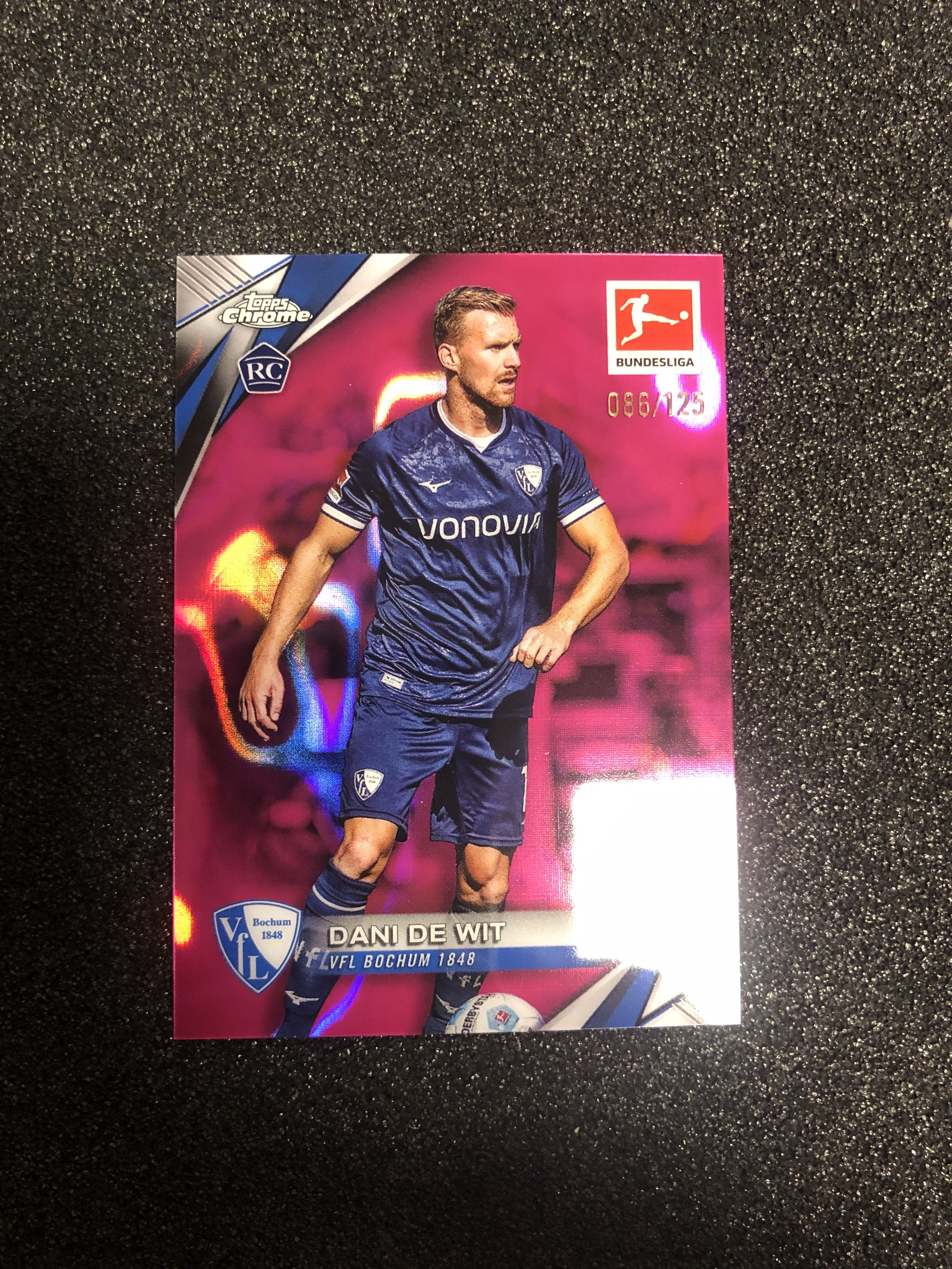 2024-25 Topps Chrome dani de wit RC 德甲tc 德威特 荷兰 波鸿 125编 洋红熔岩折 086/125 卡品如图 凑套收藏必备