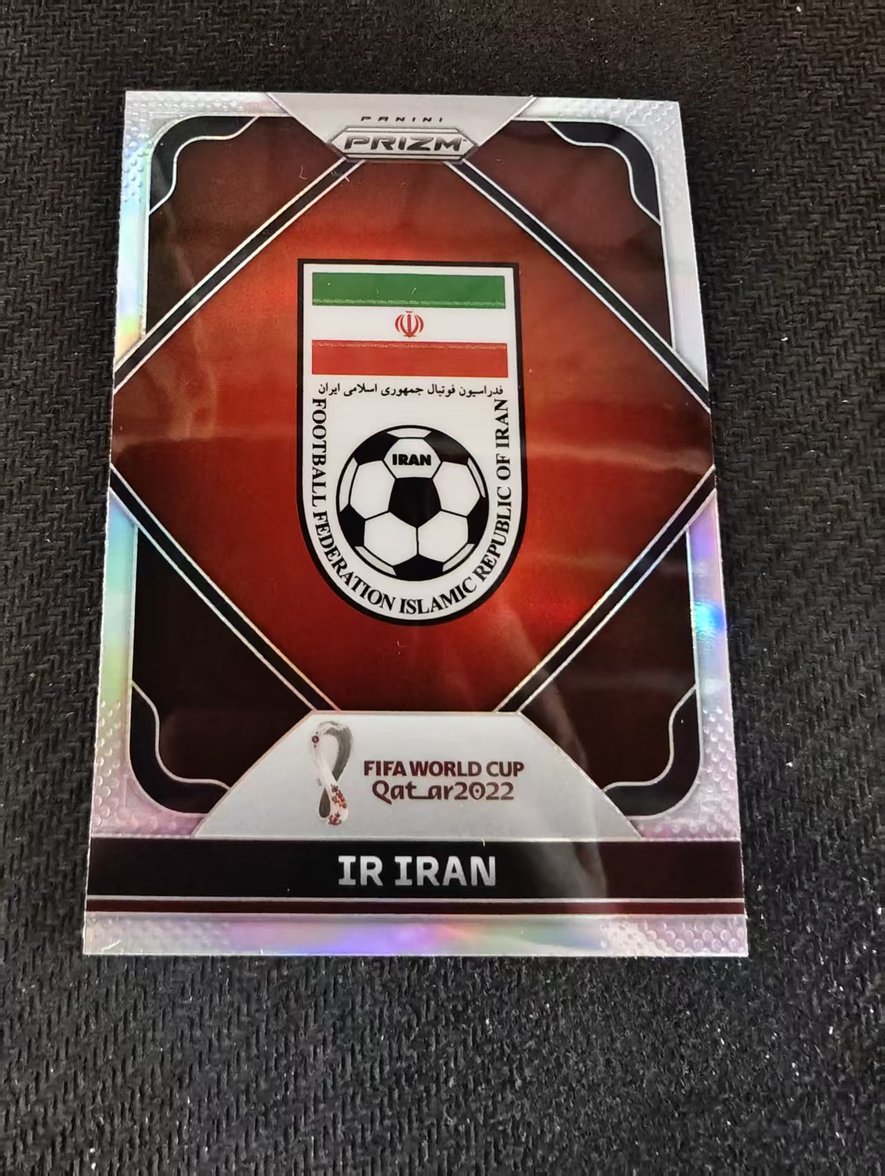【可合并,不累计】2022 Panini World Cup Prizm Iran Team Badge 世界杯 队徽 伊朗 特卡 银折 划痕 边角瑕疵 #13