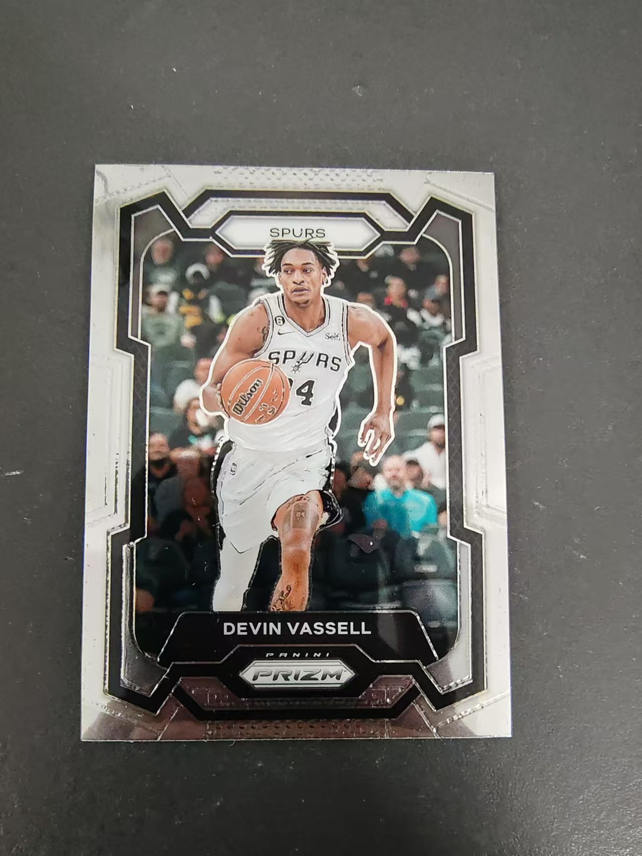【可合并,不累计】2023-24 Panini Prizm Devin Vassell 德文 瓦塞尔 PZ 划痕 边角微瑕 #95