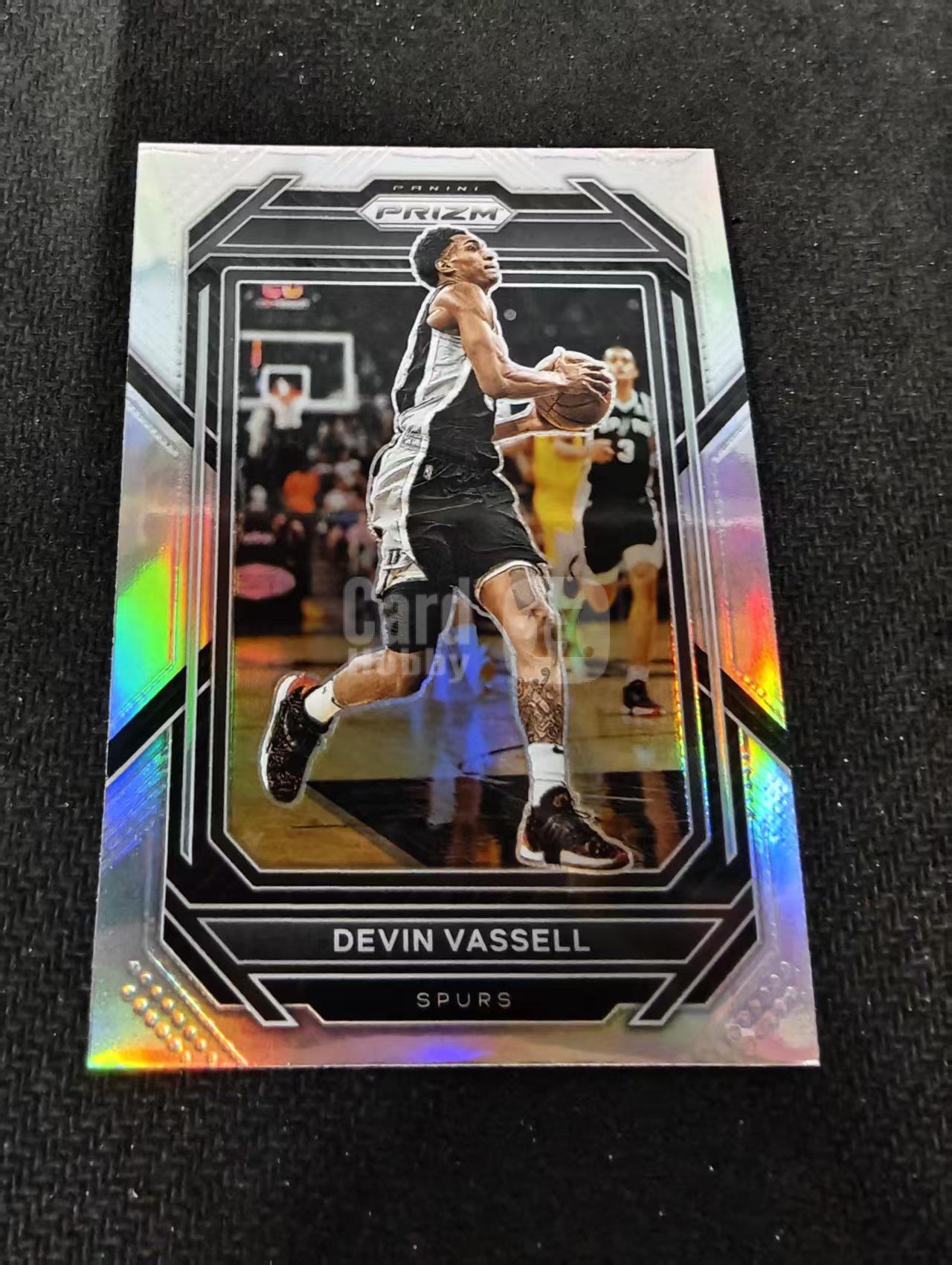 2022-23 Panini Prizm Devin Vassell 马刺 德文瓦塞尔 银折 PZ 划痕 边角瑕疵 #207