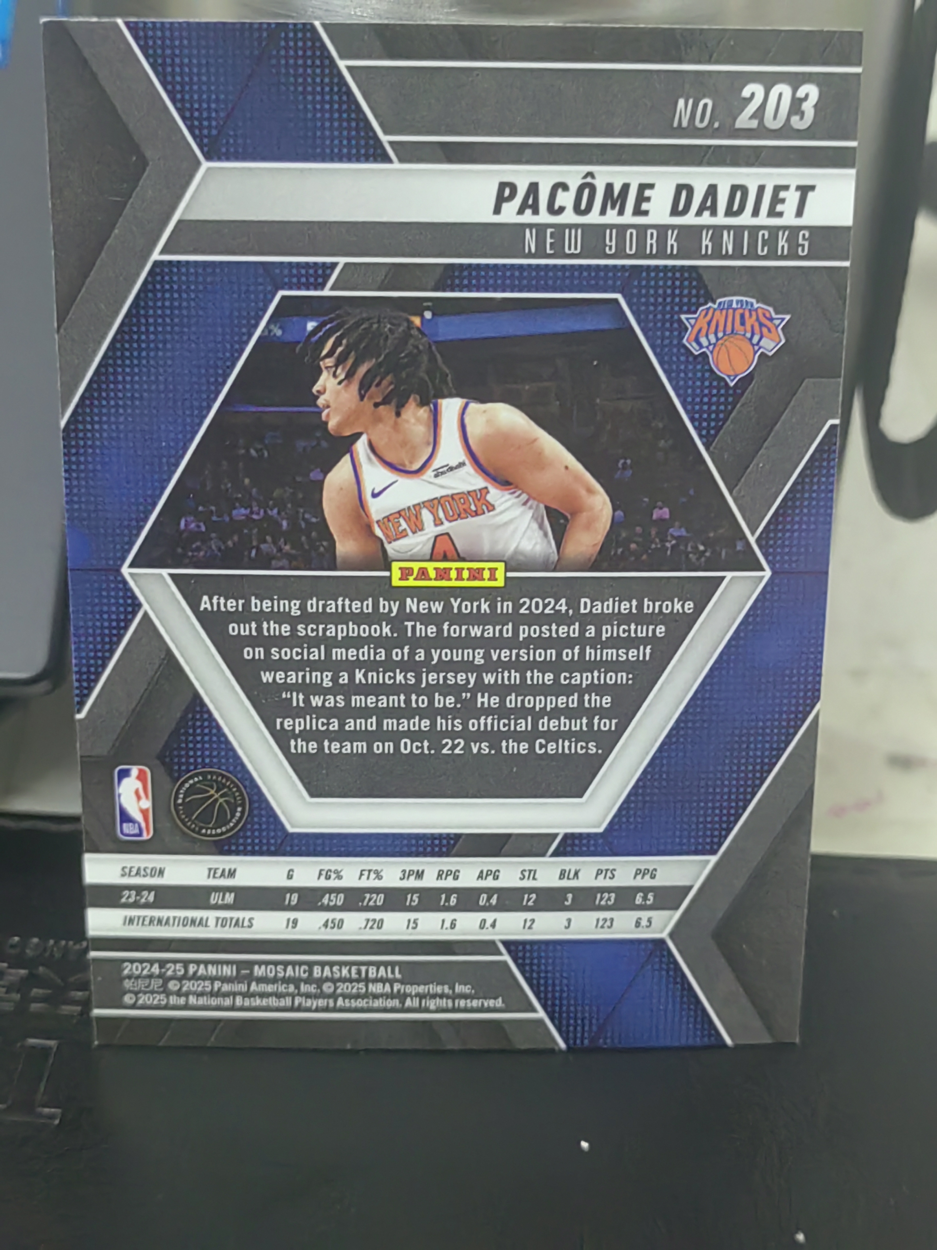 2024-25 Panini Mosaic Pacome Dadiet RC 马赛克 帕科姆 达迪耶 尼克斯 新秀 篮 白边白角 不保卡品 卡品如图