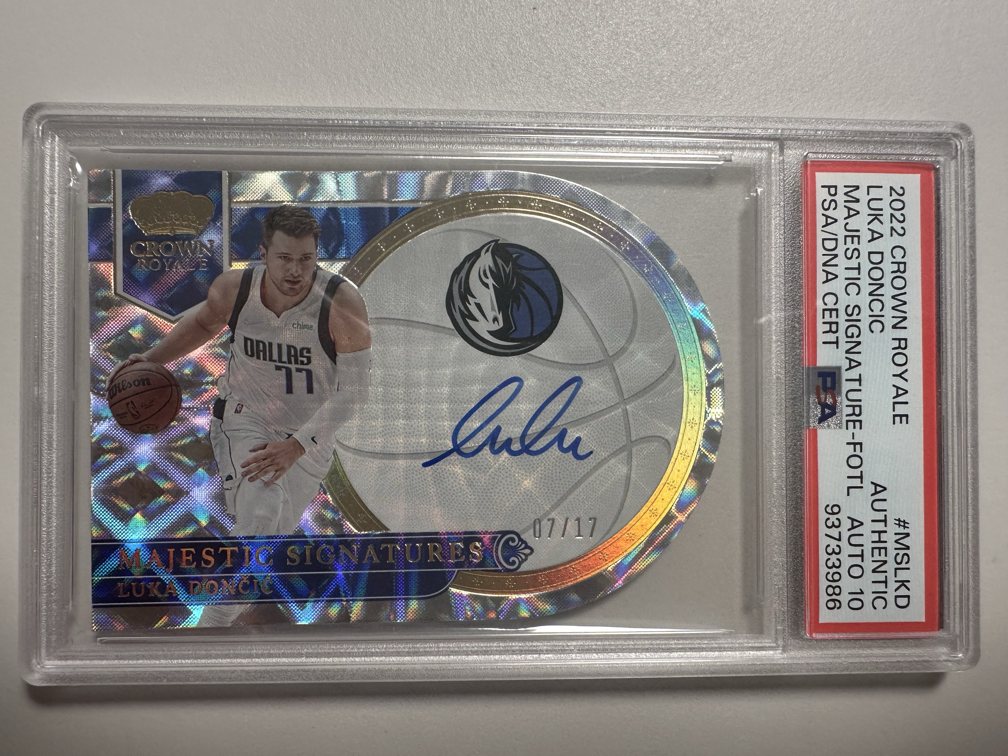 2022-23 Panini Crown Royale Luka Doncic 卢卡 东契奇 皇冠 半球 MAJESTIC系列 闪版卡签 07/17编 PSA 10分