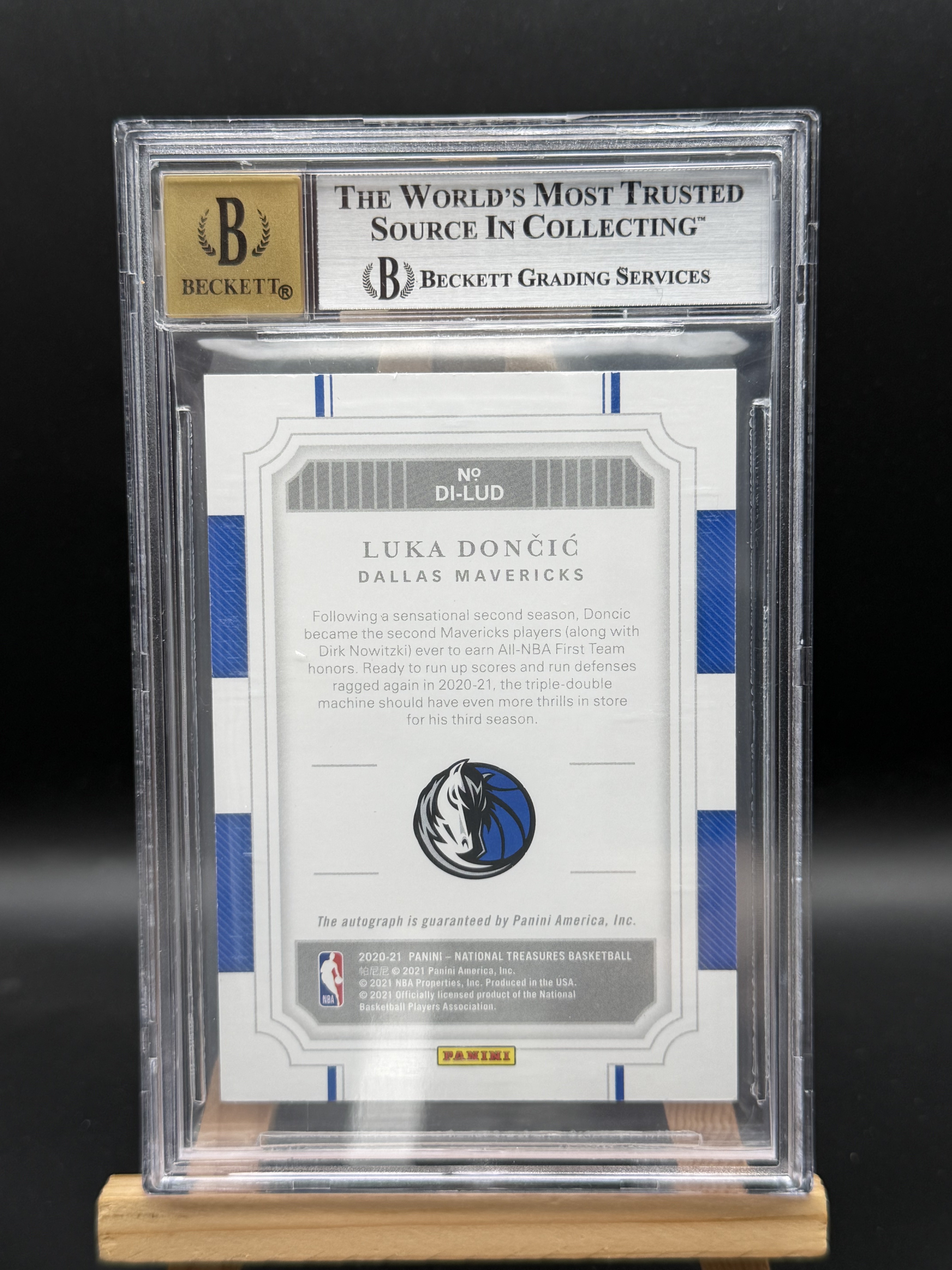 2020-21 Panini National Treasures Luka Doncic 卢卡 东契奇 独行侠 国宝 definitive ink 25编 银折 卡签 签字 BGS8/10分