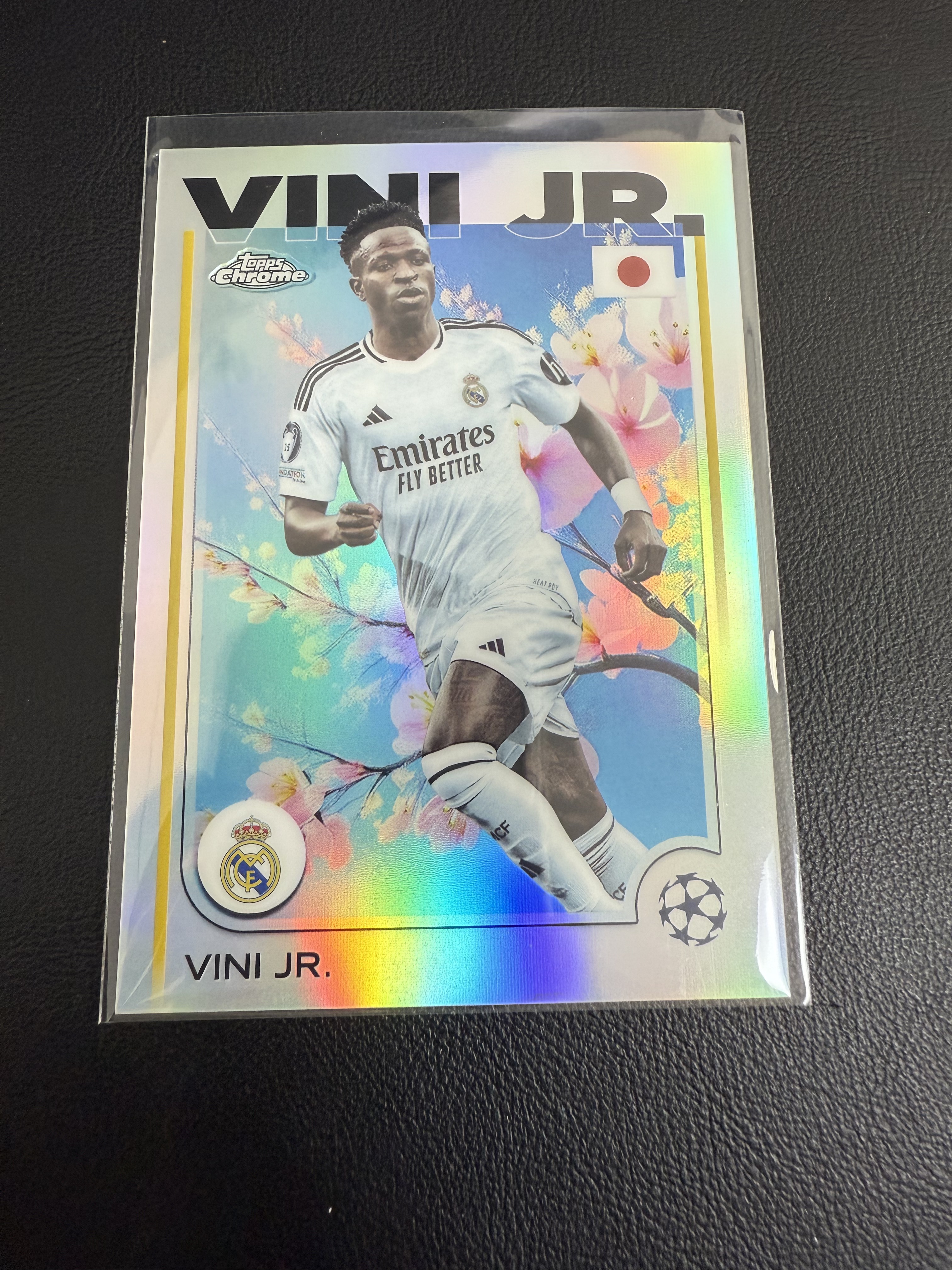 2025 Topps topps Vinicius Junior 维尼修斯 皇马 樱花折 大比例 箱货 独占 卡品如图 只合并当日订单【金叔代拍 秦月】