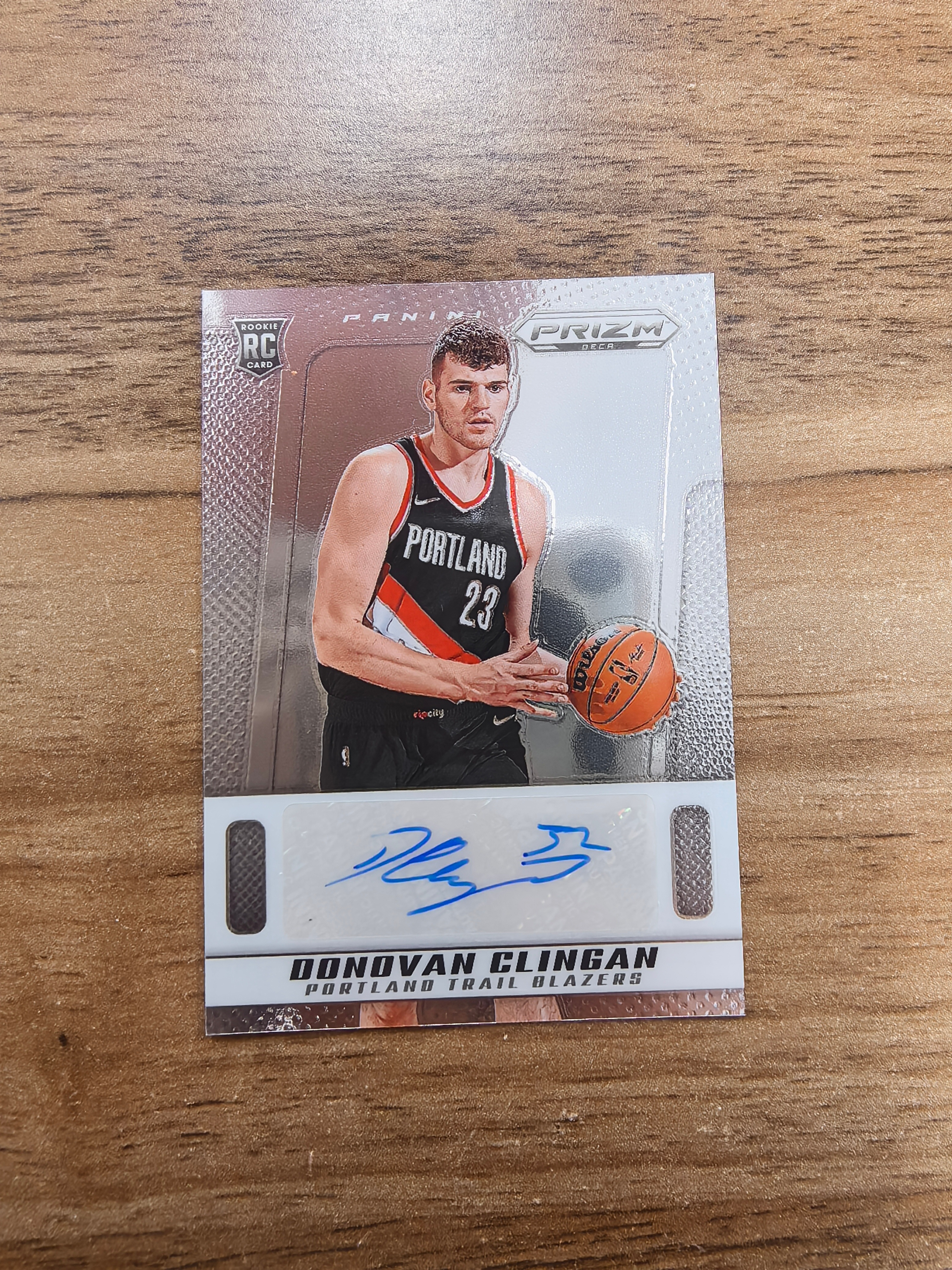 2024-25 Panini PRIZM DECA Donovan Clingan RC PZ复古 开拓者 多诺万克林根 新秀 签字 贴签 实卡精美 卡品如图 收藏必入 流浪
