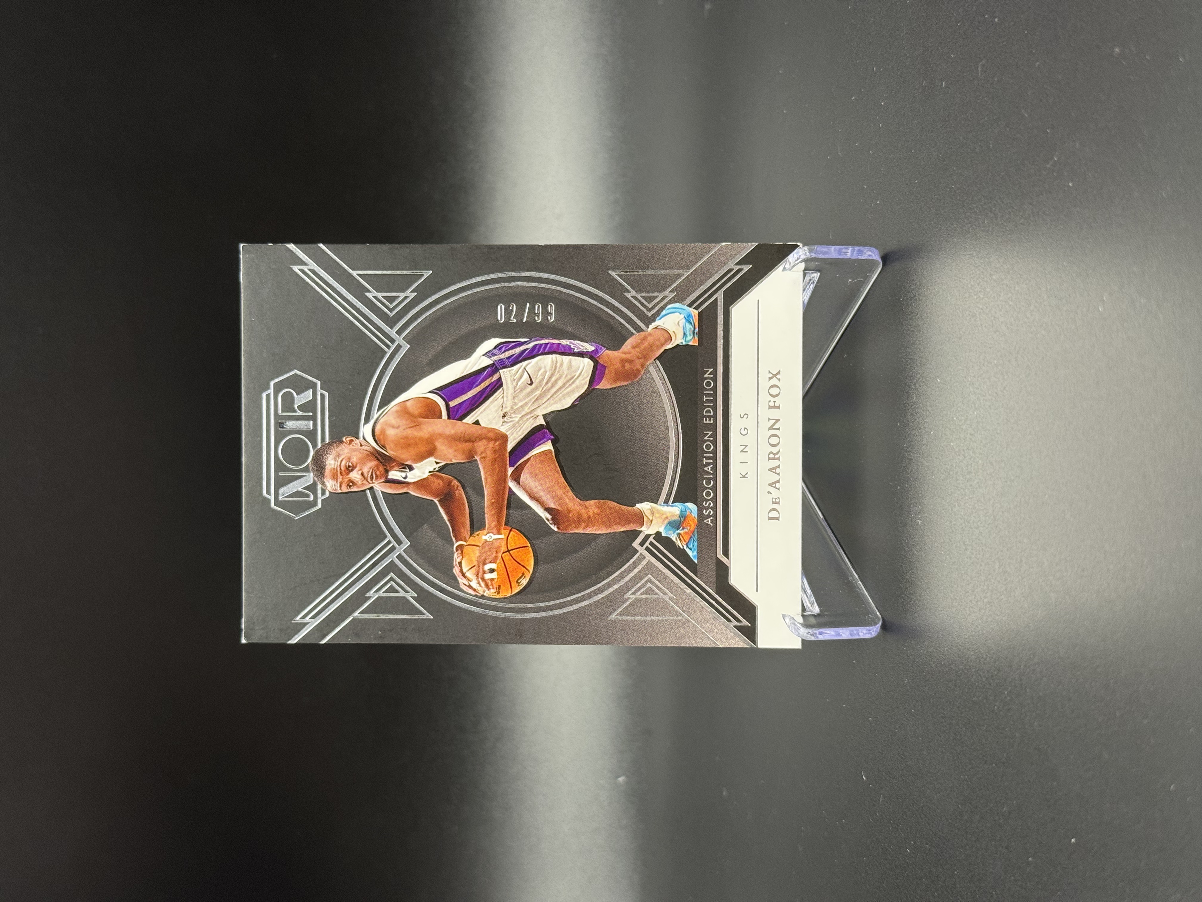 2024-25 Panini Noir De'Aaron Fox 【鲨鱼辣椒 免费代拍】诺尔系列 国王 达龙 福克斯 小狐狸 Base 银平行 99编 专收凑套必备#Tzy