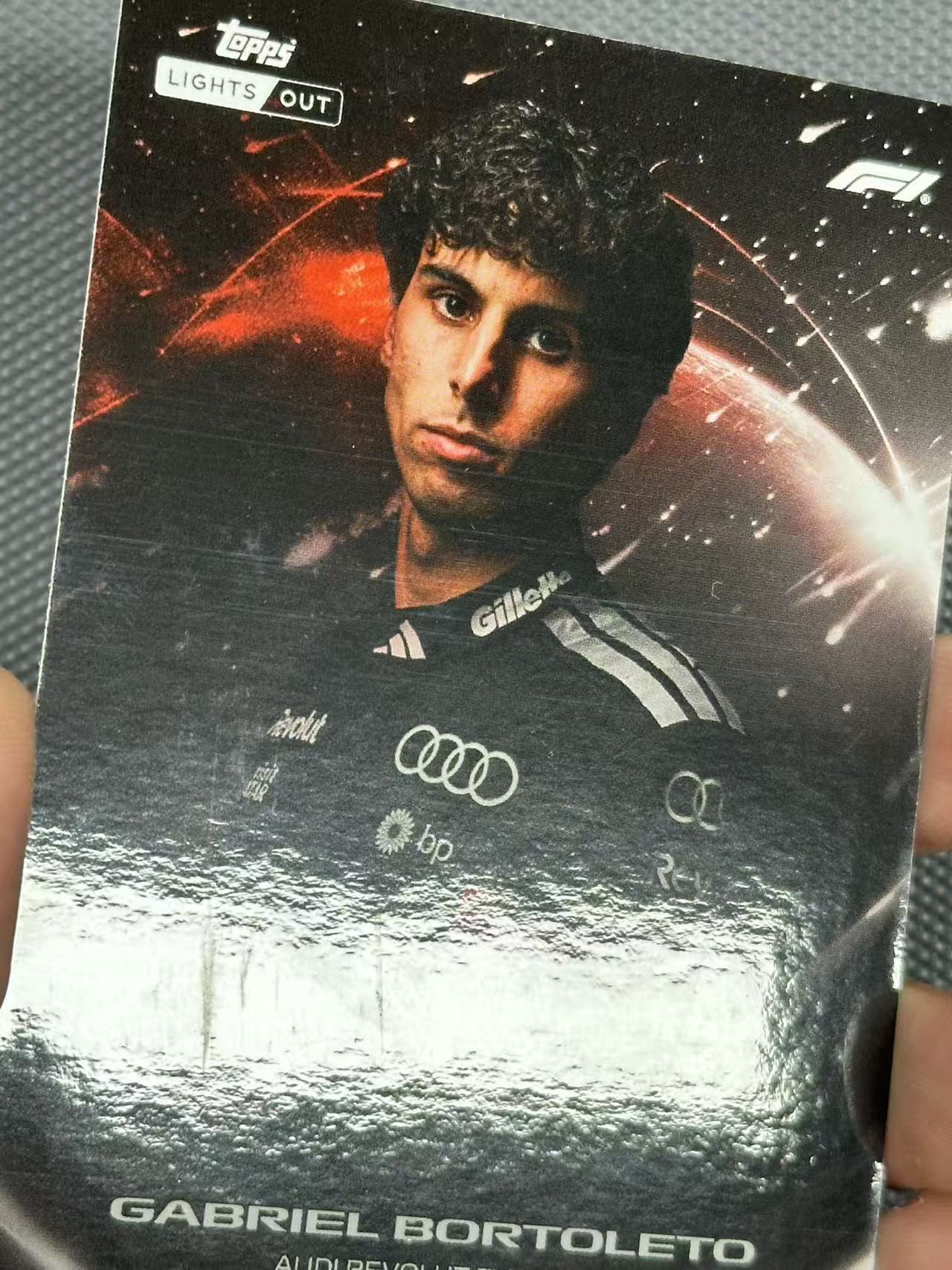 【欧卡体育】2026 Topps F1 Lights Out 车灯 Gabriel Bortoleto 博托莱托 银折 奥迪 收藏必备(No-李总)