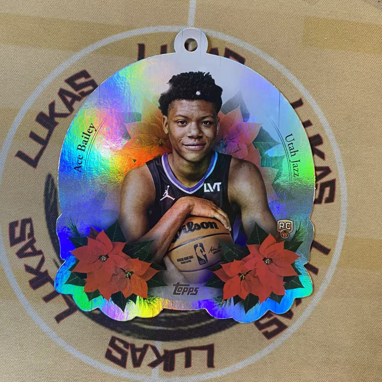 撸卡厮 Lukas 2025 topps holiday 大比例 盒货 异形特卡 爵士潜力 新人 Ace Bailey 埃斯 贝利 银折 铃铛异形 新秀卡(nq)