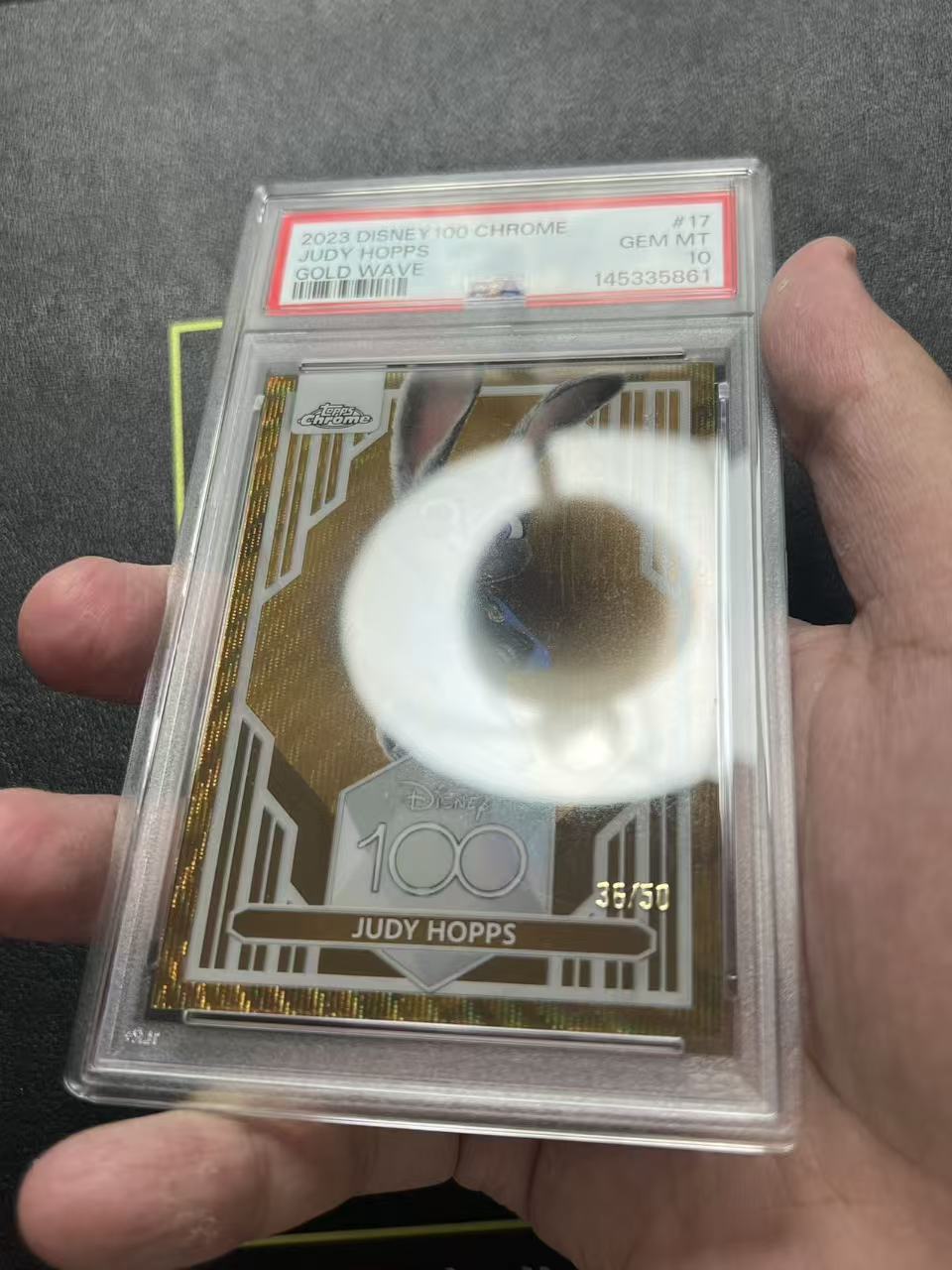 2023 Topps Disney JUDY 【云霄精品】朱迪 疯狂动物城 兔子警官 迪士尼 100周年 Chrome 元年 base 正金折 金波纹折 50编 PSA10 超级大热门 芗 农夫贰