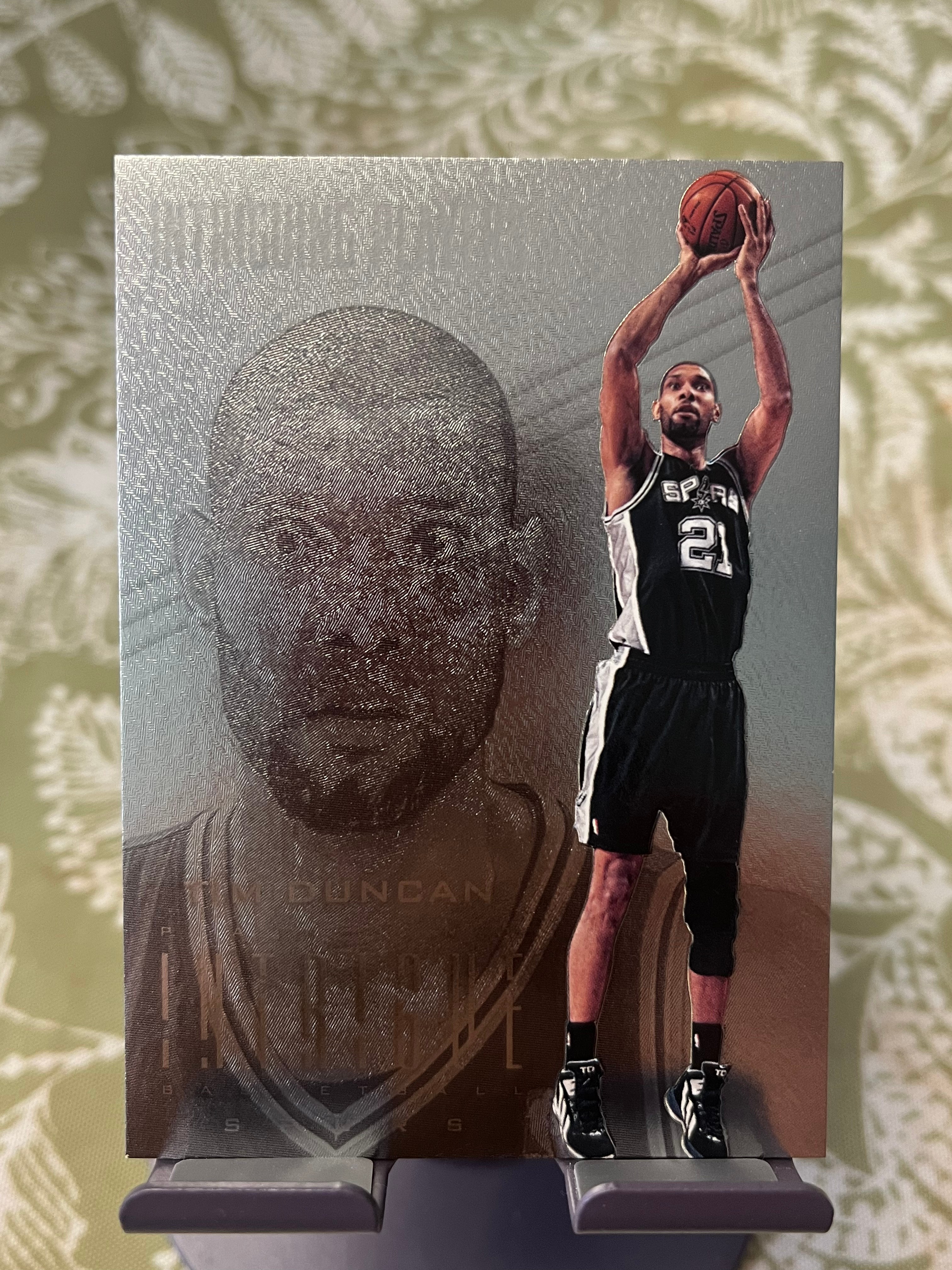 2012-13 Panini Intrigue Tim Duncan 蒂姆 邓肯 石佛 马刺【折射 银色背景 凑套必备 阴谋系列】【边角瑕疵如图 介意勿拍】#1208