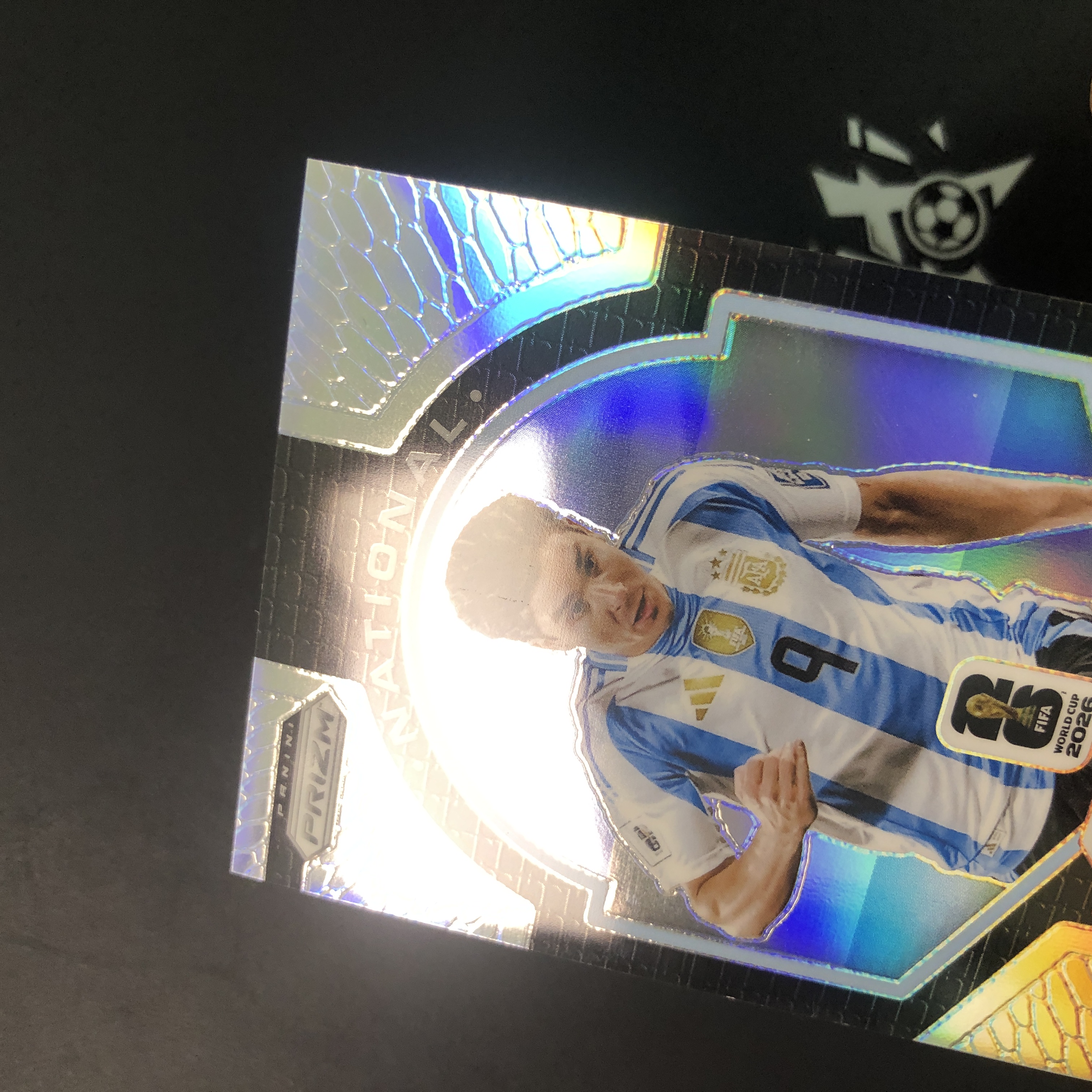 【拔脚代卖】2026 Panini Prizm world cup世界杯 Julian Alvarez 阿尔瓦雷斯 阿根廷 曼城 马竞 小蜘蛛 PRIDE 国家荣耀特卡大比例 SSP 特卡 银折收藏必备 瑕疵如图|拔脚小杰DI6