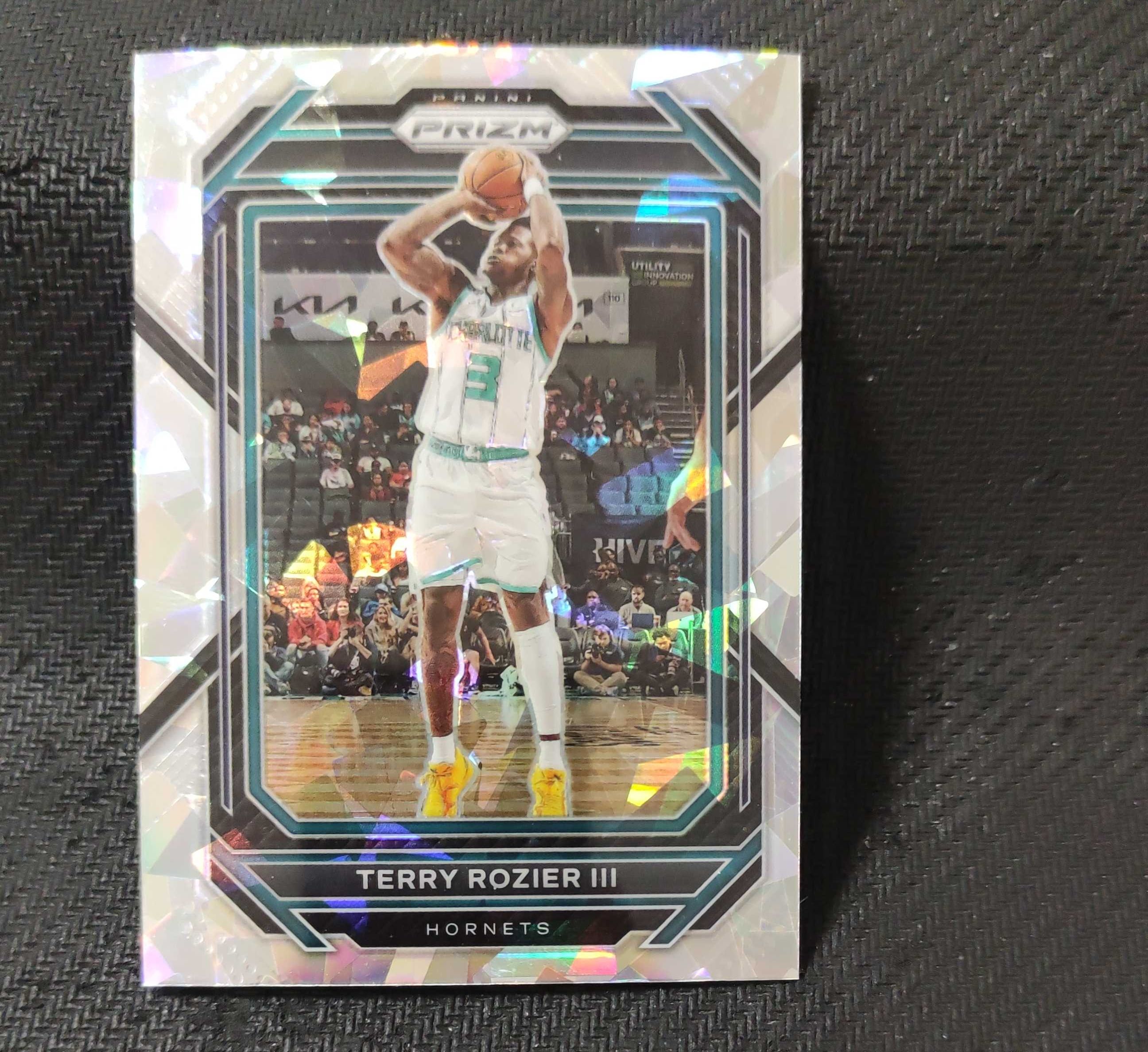 2022-23 Panini Prizm Terry Rozier 特里 罗齐尔 白碎冰折 折射 黄蜂队 收藏必备 可累计 接代拍