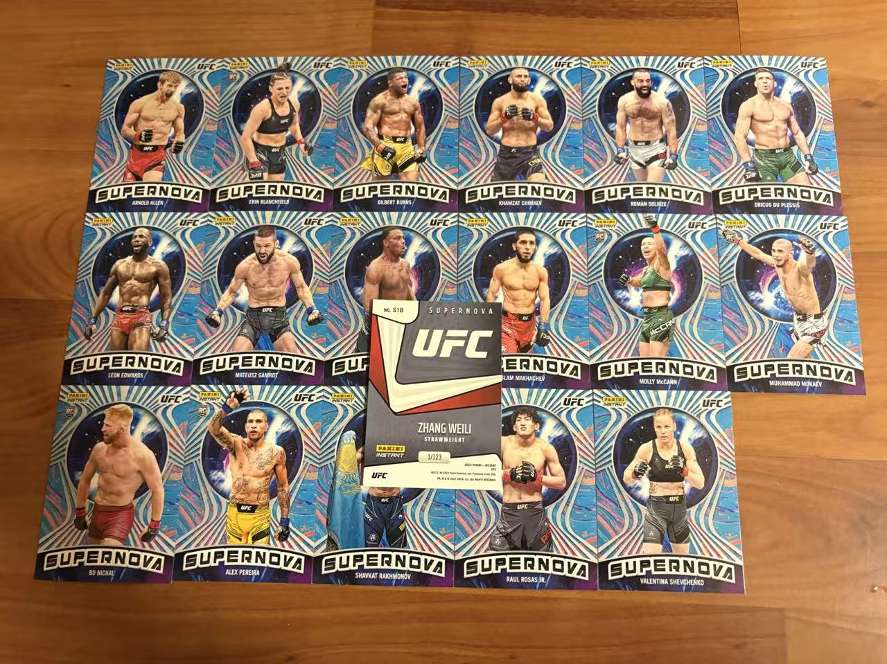 2023 Panini Instant UFC Supernova 全套18张 Set(限123编)格斗/UFC 收藏卡 含张伟丽