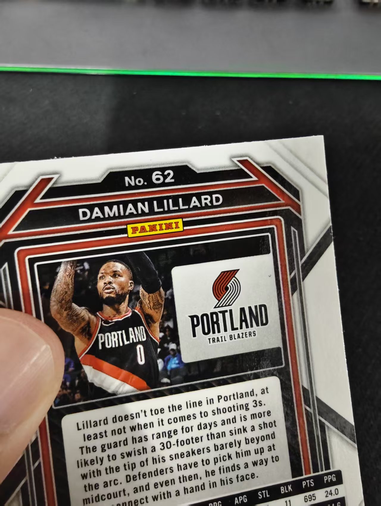 2022-23 Panini Prizm Damian Lillard 利拉德 开拓者 银折 PZ 划痕 边角瑕疵 #62