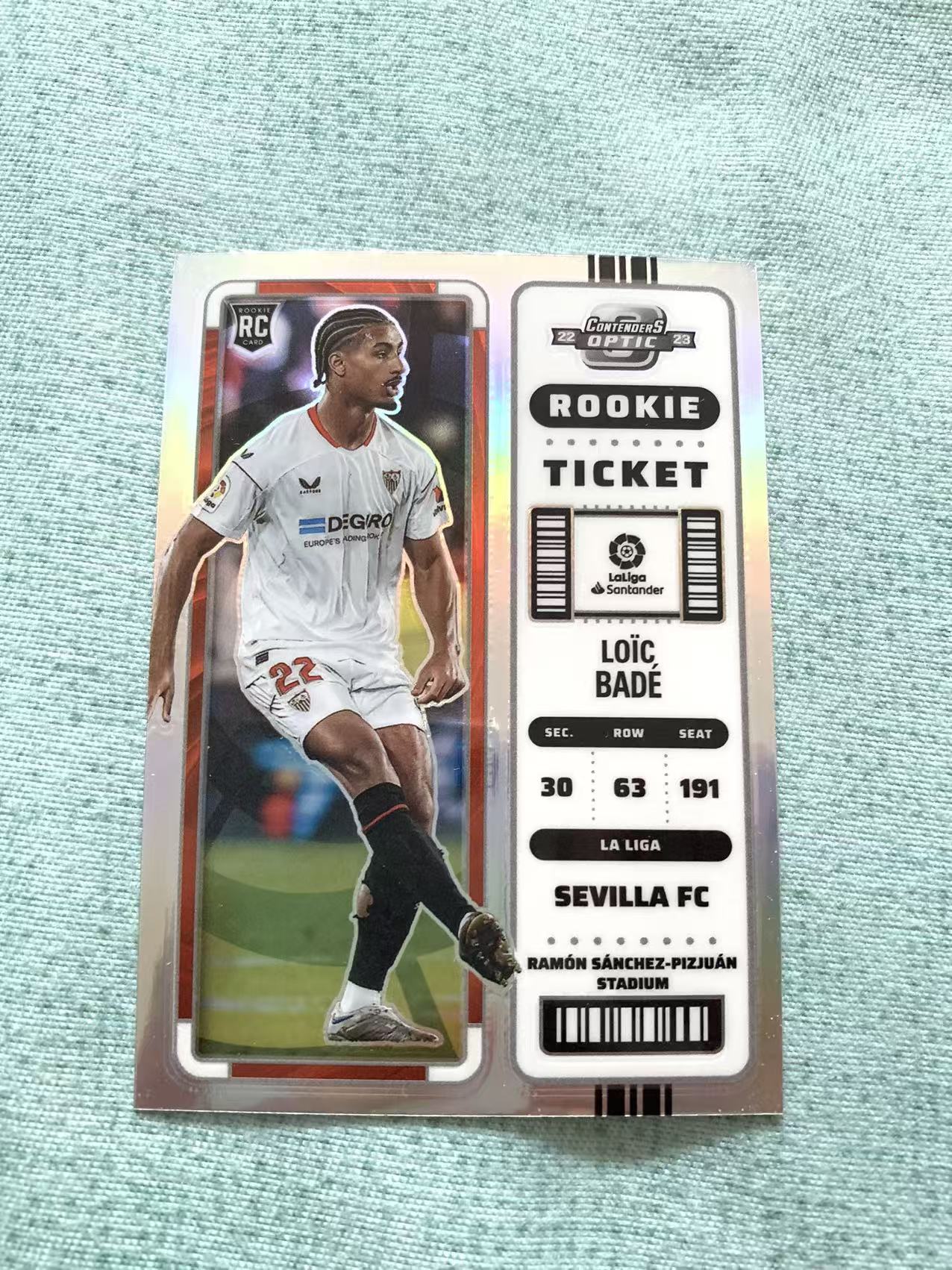 2022-23 Panini Chronicles Loic Bade RC 巴德 新秀 塞维利亚 球票 特卡 银折 编年史 折射 实卡精美 收藏必备 卡品如图