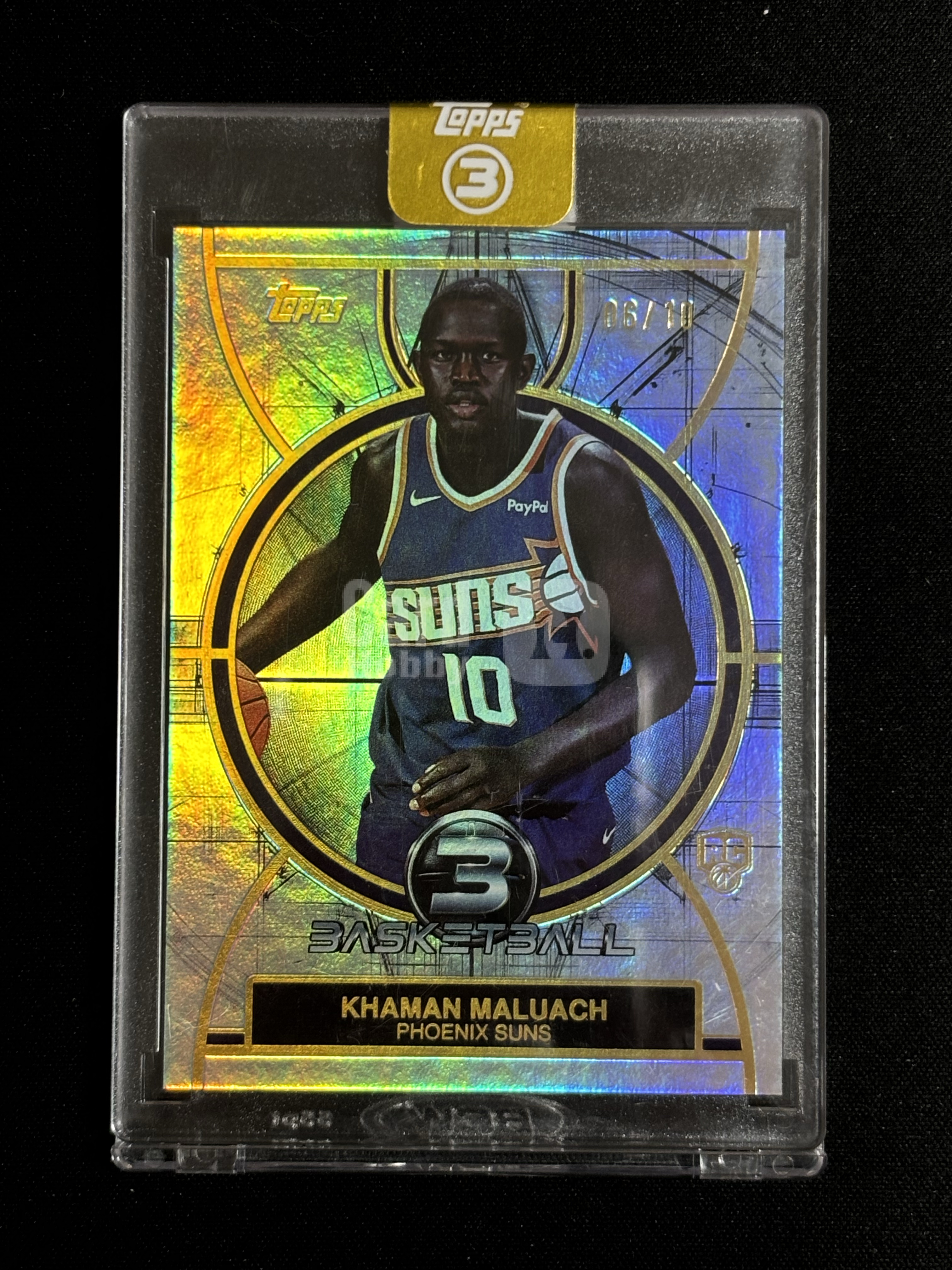 2025-26 Topps Three Khaman Maluach RC 卡曼 马卢阿奇 新秀 太阳 base 金平行 06/10编 原封砖 - 红豆