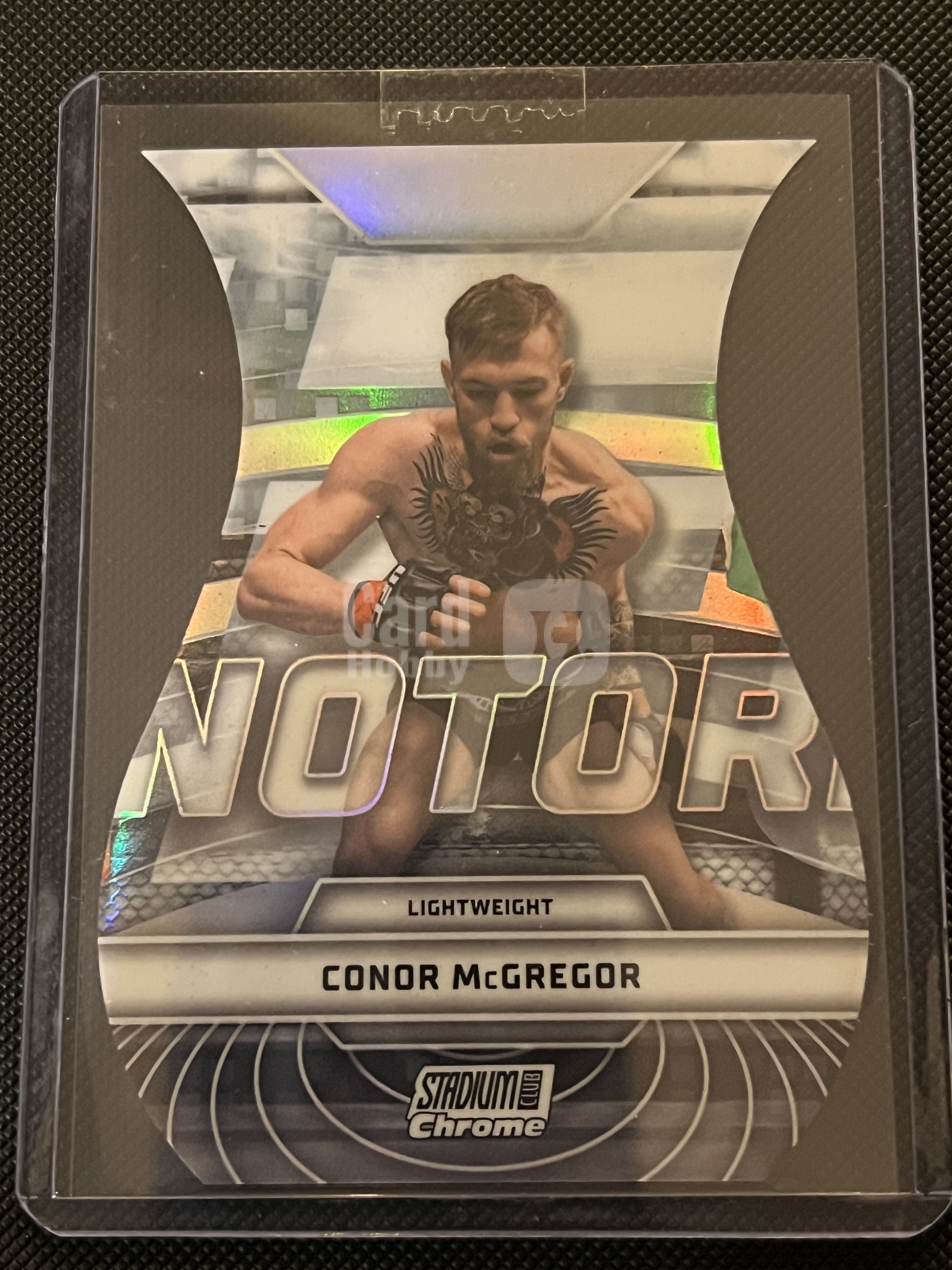 2026 Topps Stadium Club Chrome Conor McGregor #TVN-17 康纳·麦格雷戈 折射 三连 特卡!!UFC轻量级冠军 绰号“嘴炮”!!凑套必备!!