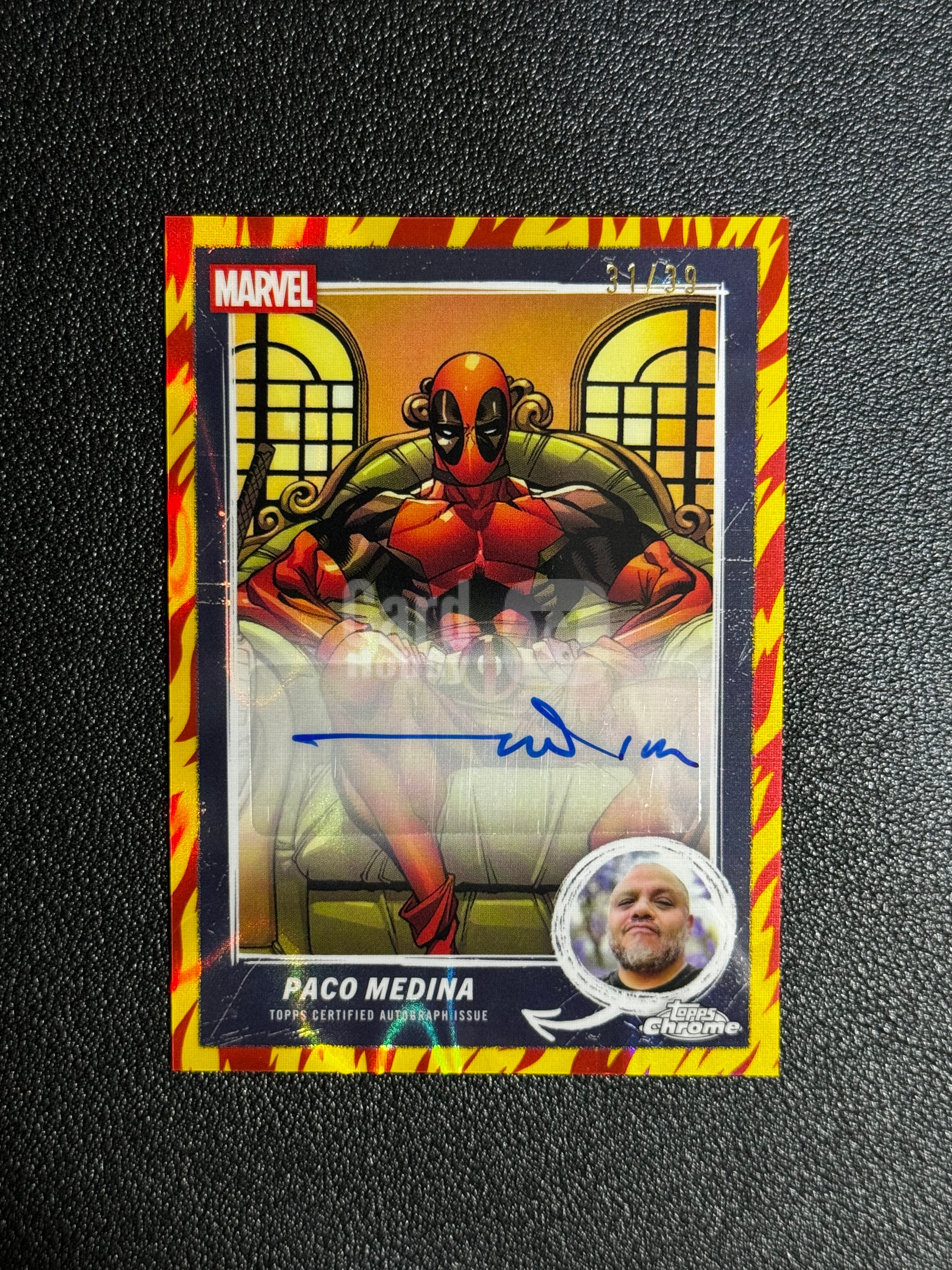2025 Topps Marvel (MCU) 老王代理拍卖 漫威 影视 死侍 金刚狼 Deadpool Wolverine 火焰折 39编 画师 Auto 签字 Paco Medina BG