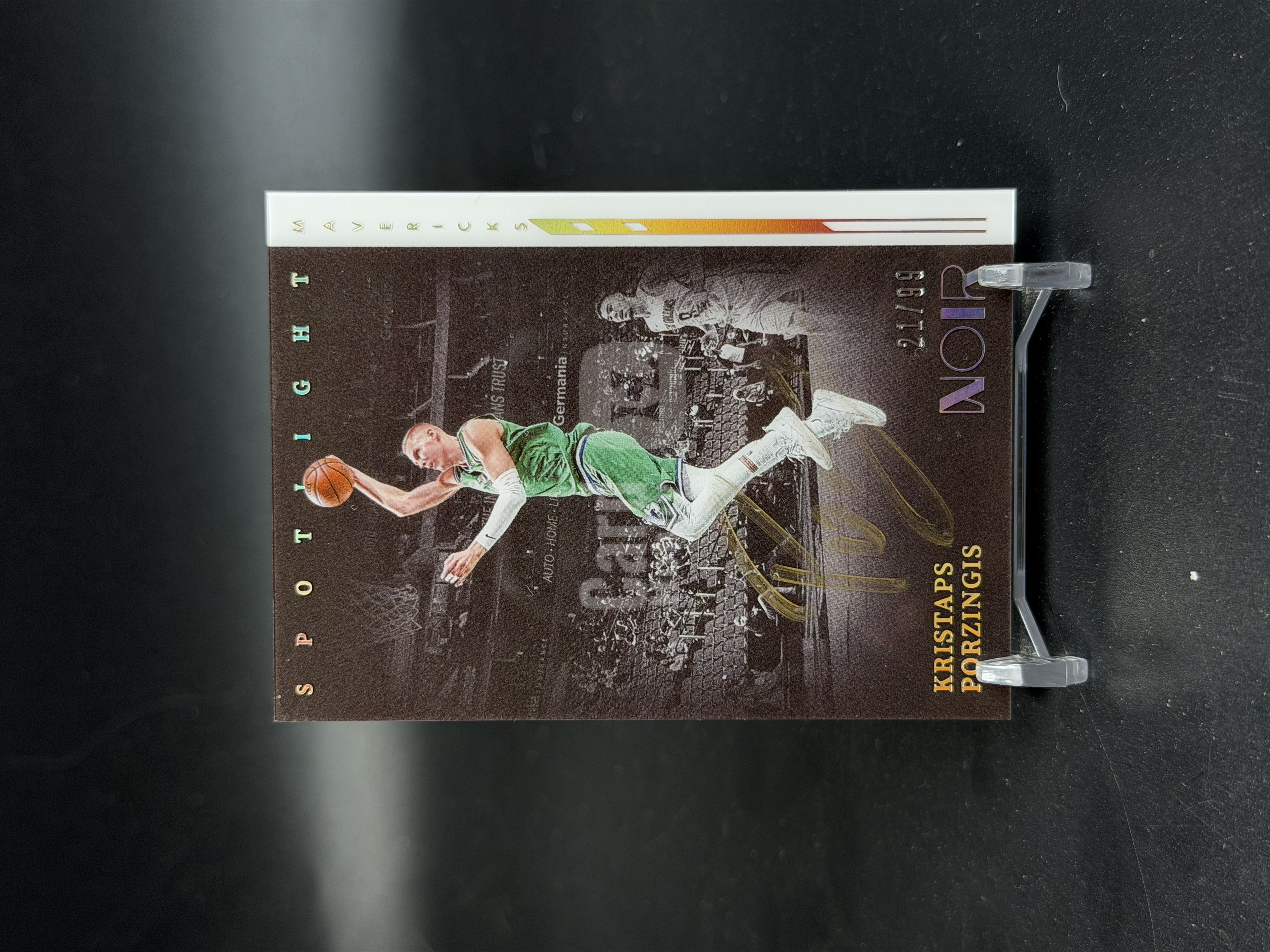 【狗刺】2022 Panini Noir Porzingis 尼克斯 独行侠 波尔津吉斯 波神 99编 诺尔 聚光灯 Spotlight 金笔签 瑕疵如图 丁总