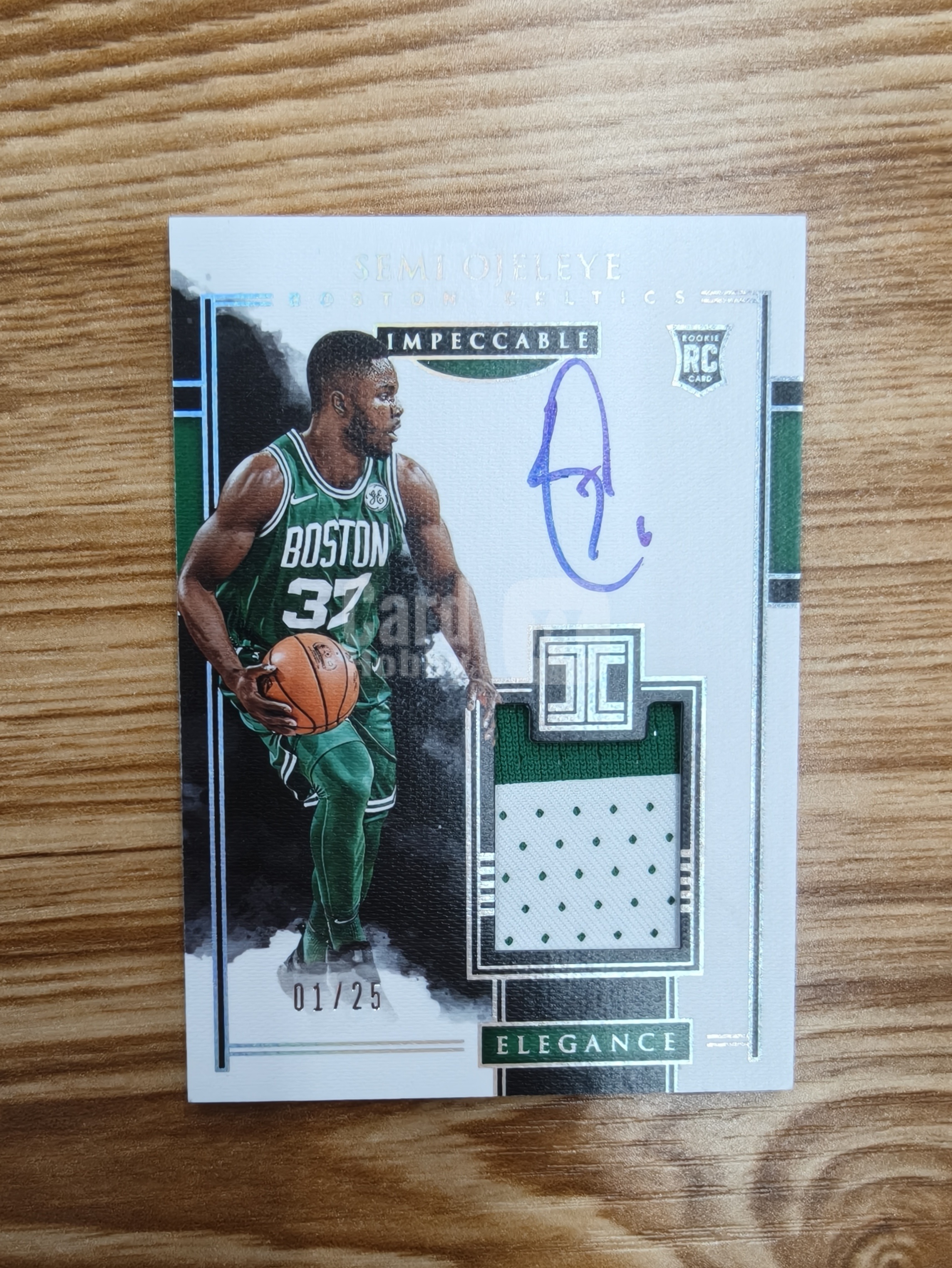 2017-18 Panini Impeccable Semi Ojeleye RC 小真金 凯尔特人 谢米奥杰莱 新秀RC 球衣物料 1/25编 首编 签字 卡签 卡品如图 塔图姆 布朗 高端卡签