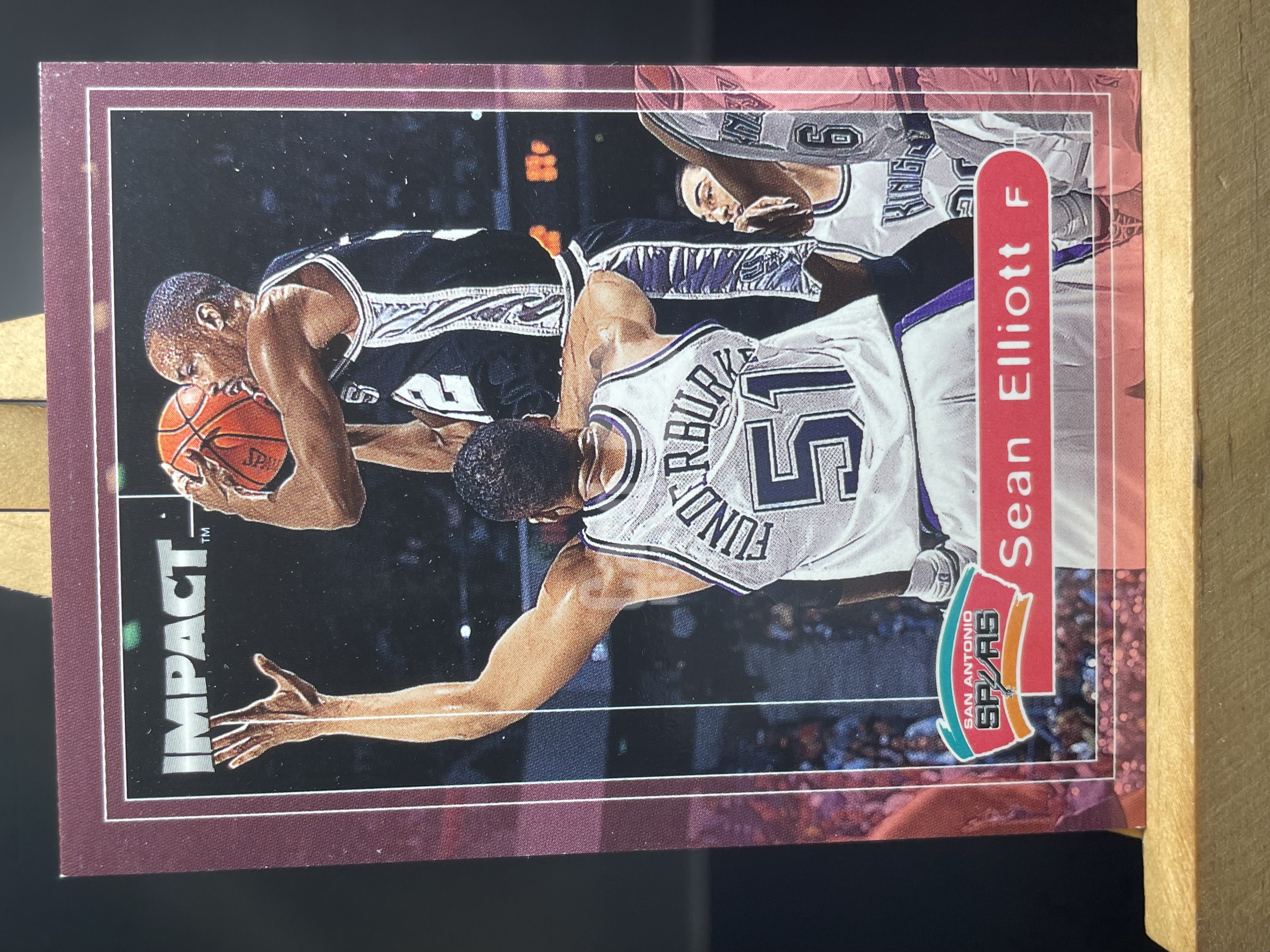 (A1) 2000 FLEER 老卡 超人 肖恩 埃利奥特 卡面老化 边角微瑕 售出不退不换 !!!