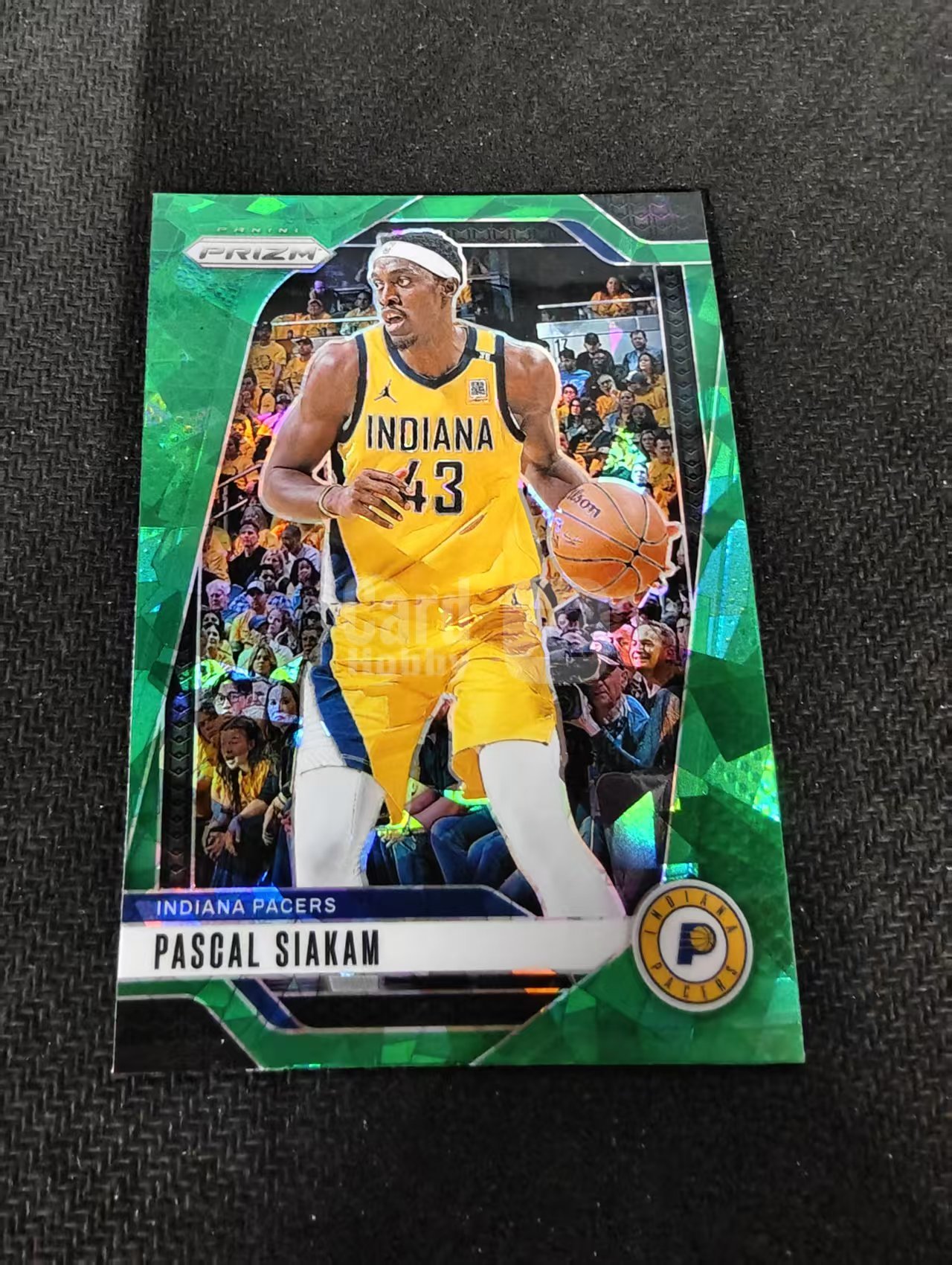2024-25 Panini Prizm PASCAL SIAKAM 步行者 西亚卡姆 绿碎冰 PZ 划痕 边角瑕疵 #62