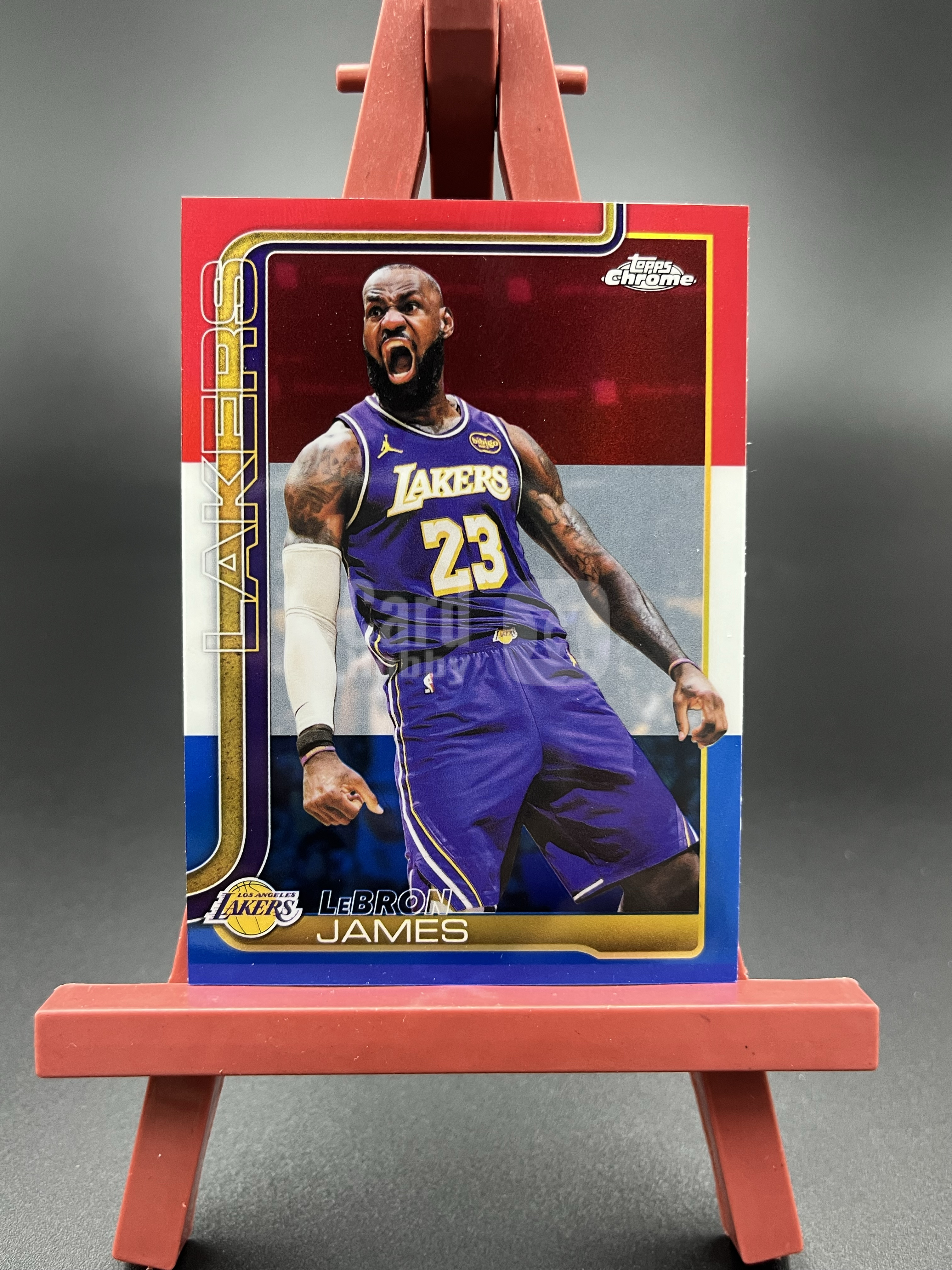 【西子拍卖】2026 topps Chrome Update TCU 湖人队 LeBron James 勒布朗 詹姆斯 小皇帝 红白蓝 三色折 折射 微瑕如图 XZ21