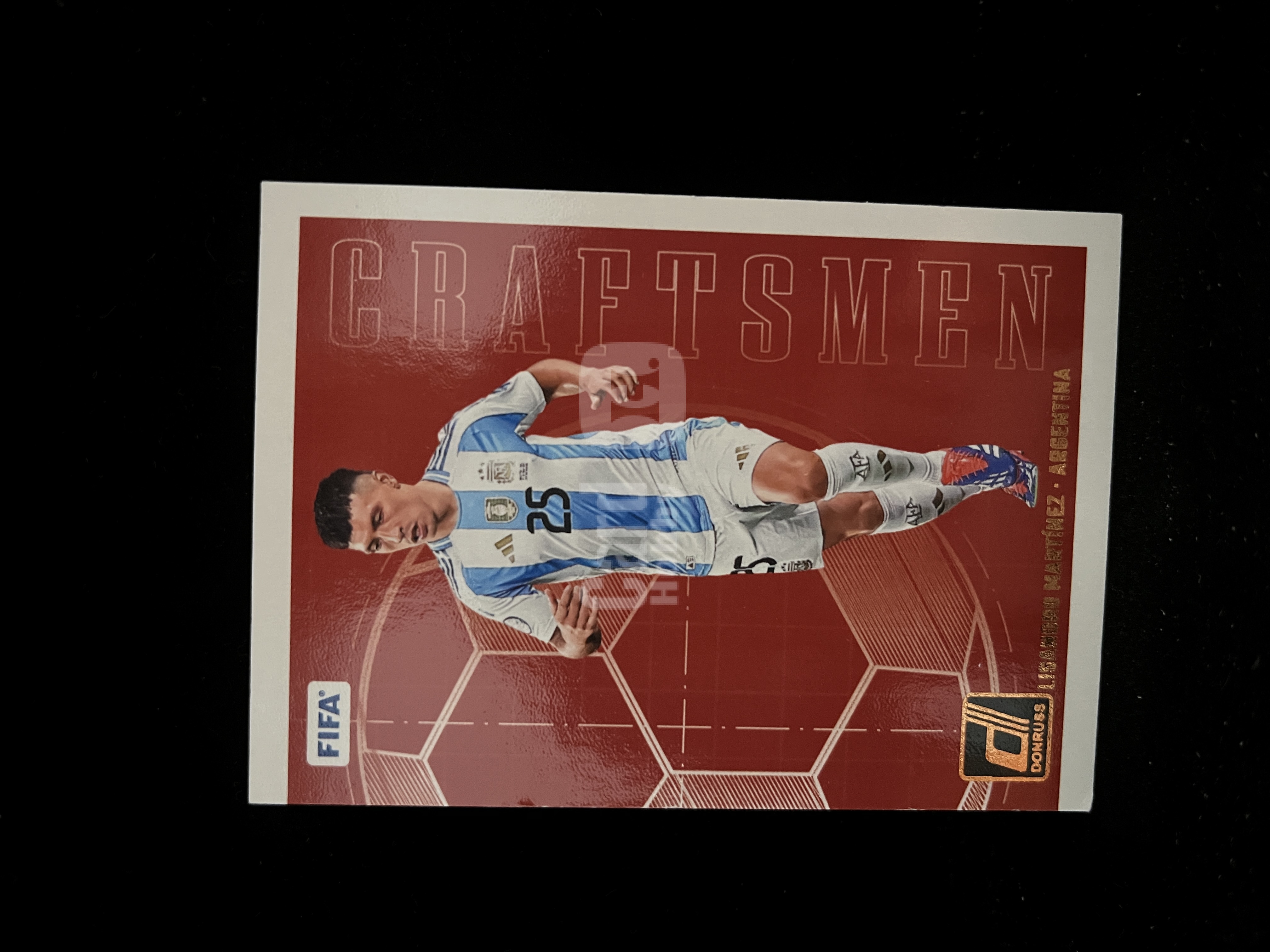 免费代拍 2024 Donruss FIFA 利桑德罗·马丁内斯 Lisandro Martinez 卡品如图#A098