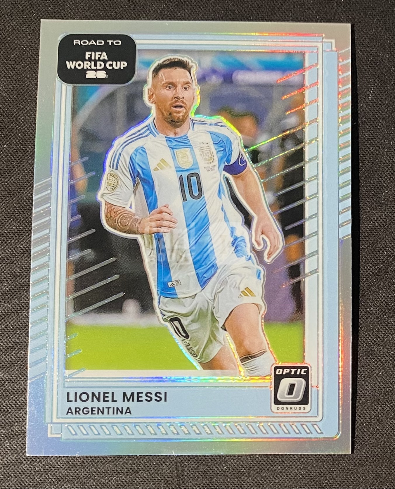 2025-26 Panini Donruss Lionel Messi 【来拆波卡】杜蕾斯 阿根廷 球王 梅西 Optic 银折 2 jjdk