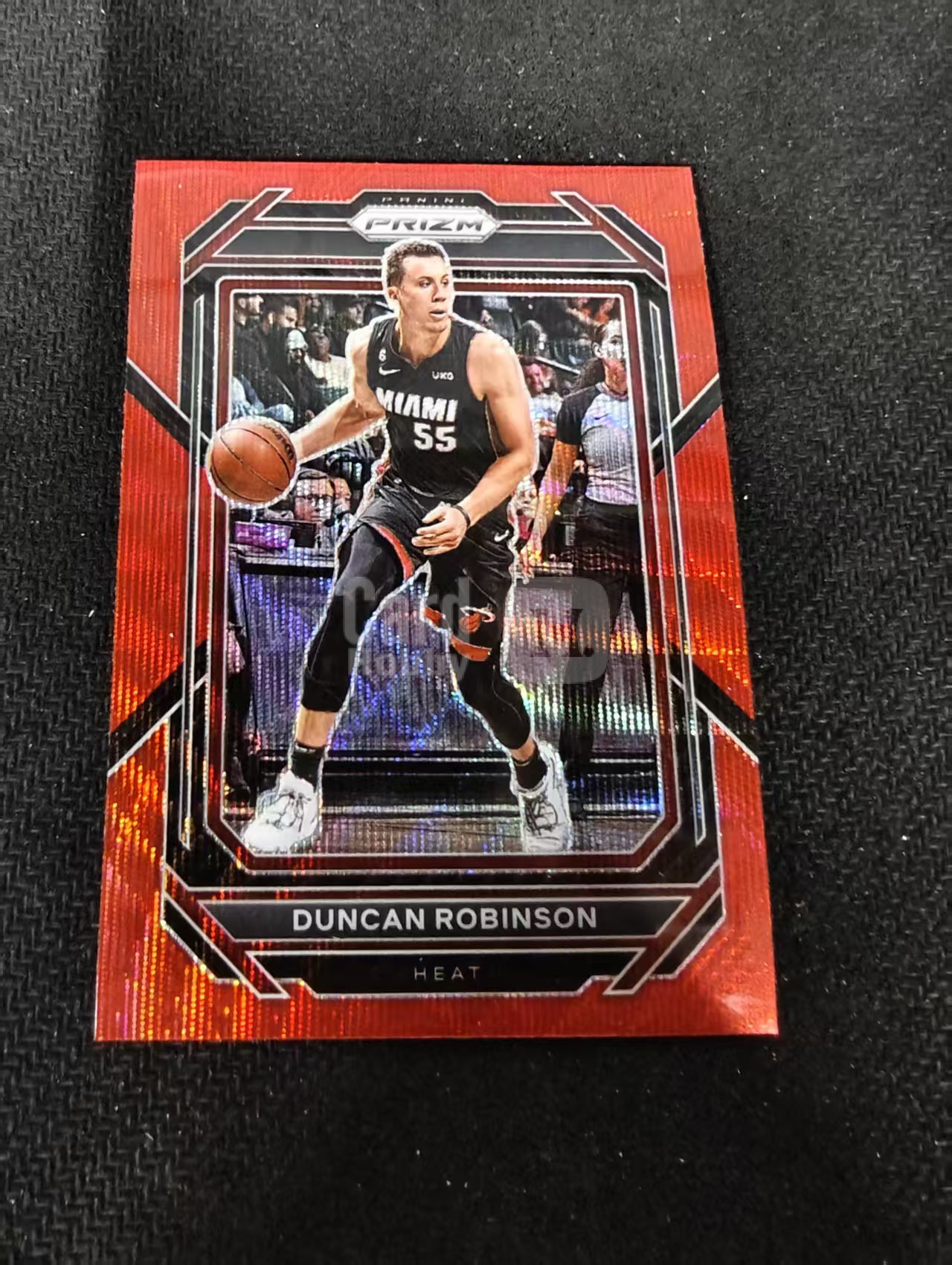 2022-23 Panini Prizm Duncan Robinson 邓肯 罗宾逊 热火 红波纹 PZ 划痕 边角瑕疵 #168