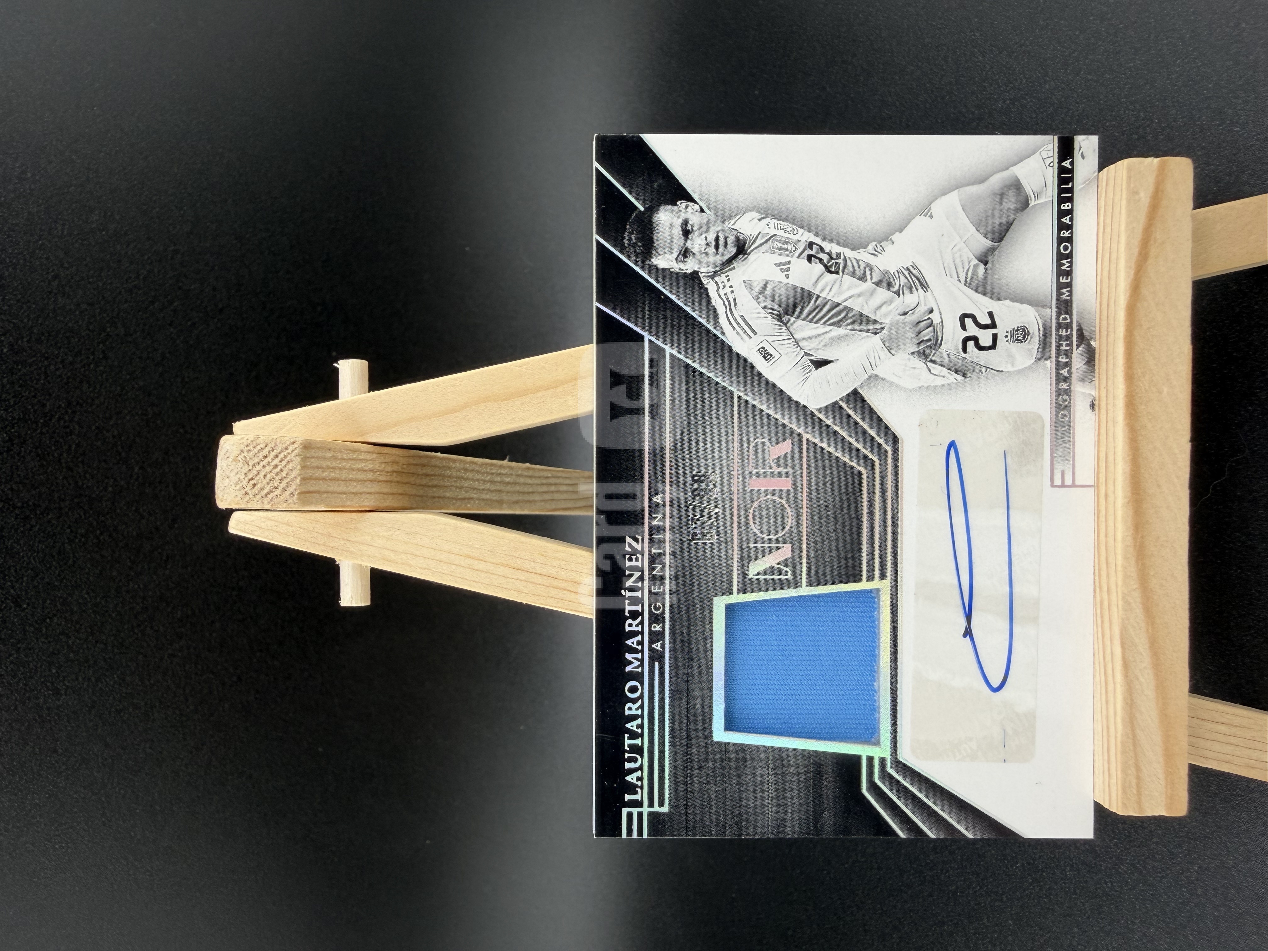 2024-25 Panini Noir Lautaro Martinez 诺尔 阿根廷 国际米兰 劳塔罗 马丁内斯 签字 物料签 67/99编 卡品如图 【陌浪小程】