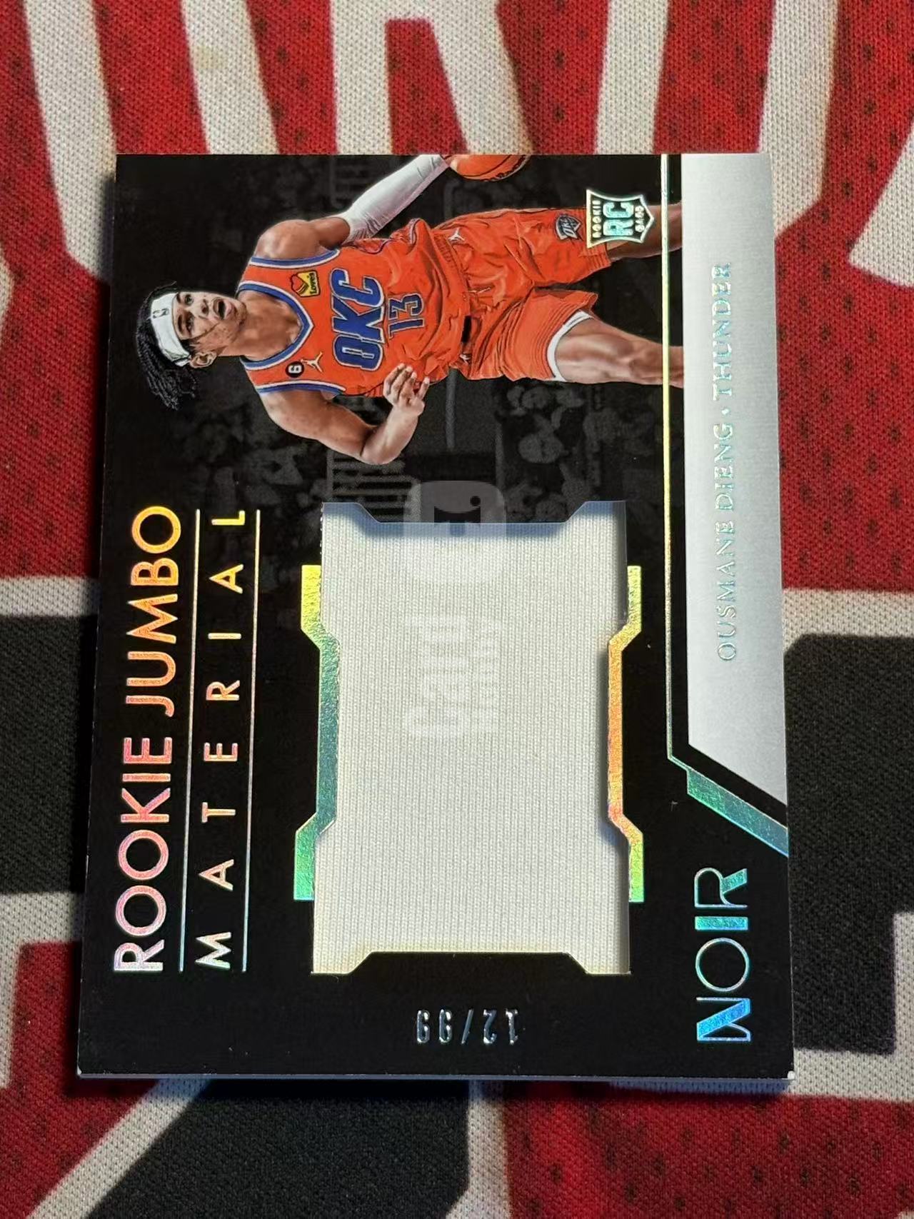 2022-23 PANINI NOIR Ousmane Dieng 诺尔高端系列 雷霆 新秀RC 乌斯曼迪昂 吉昂 99编 新秀球衣物料切割 衣料实物卡 银闪版 专收凑套必备【烂臭嘴拍卖】