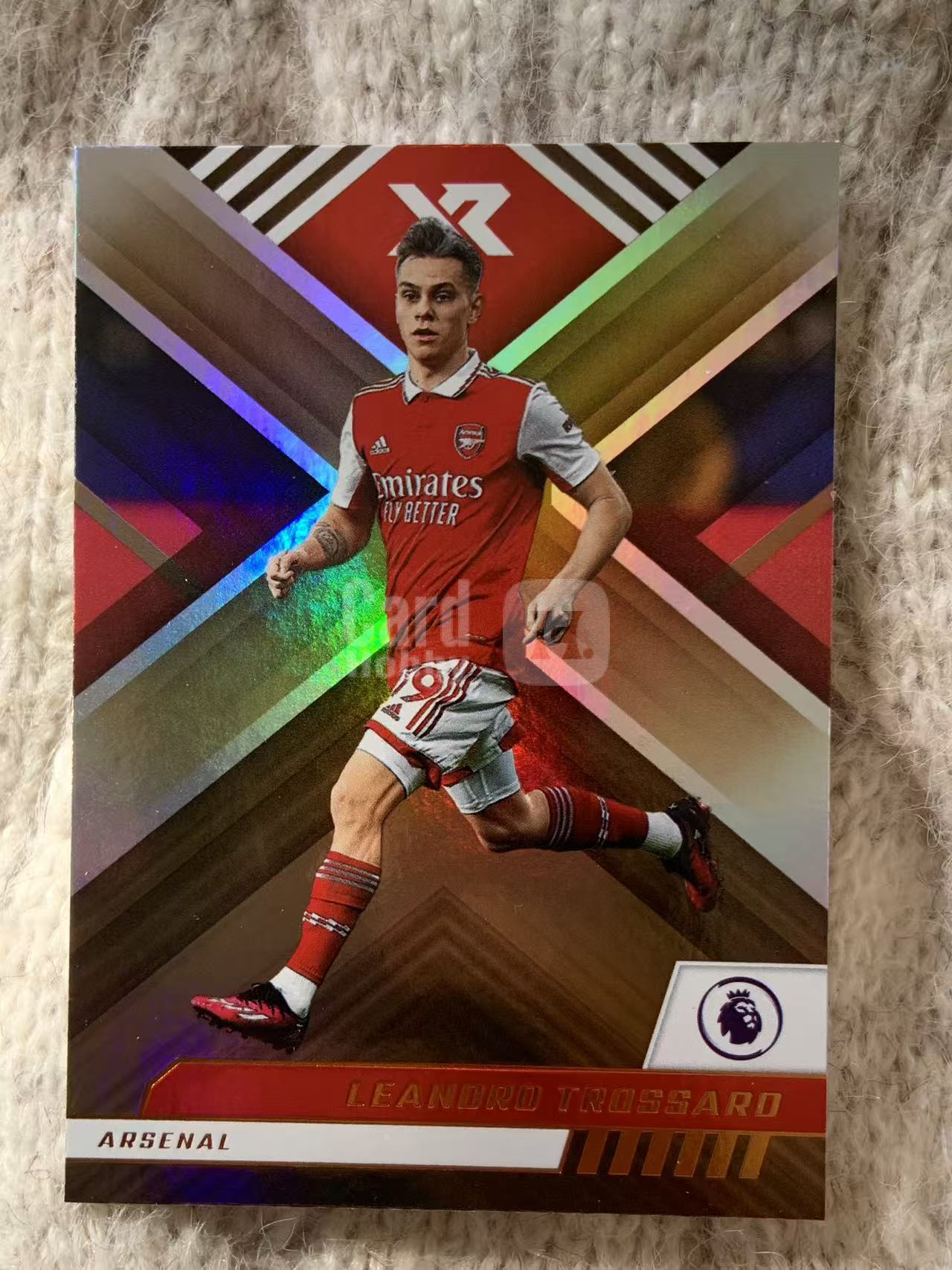 2024 Panini XR 英超 Leandro Trossard 莱昂德罗・特罗萨德 - 阿森纳边路悍将,射术精湛,内切得分能力强,多位置适配,球队关键轮换,凑套必备