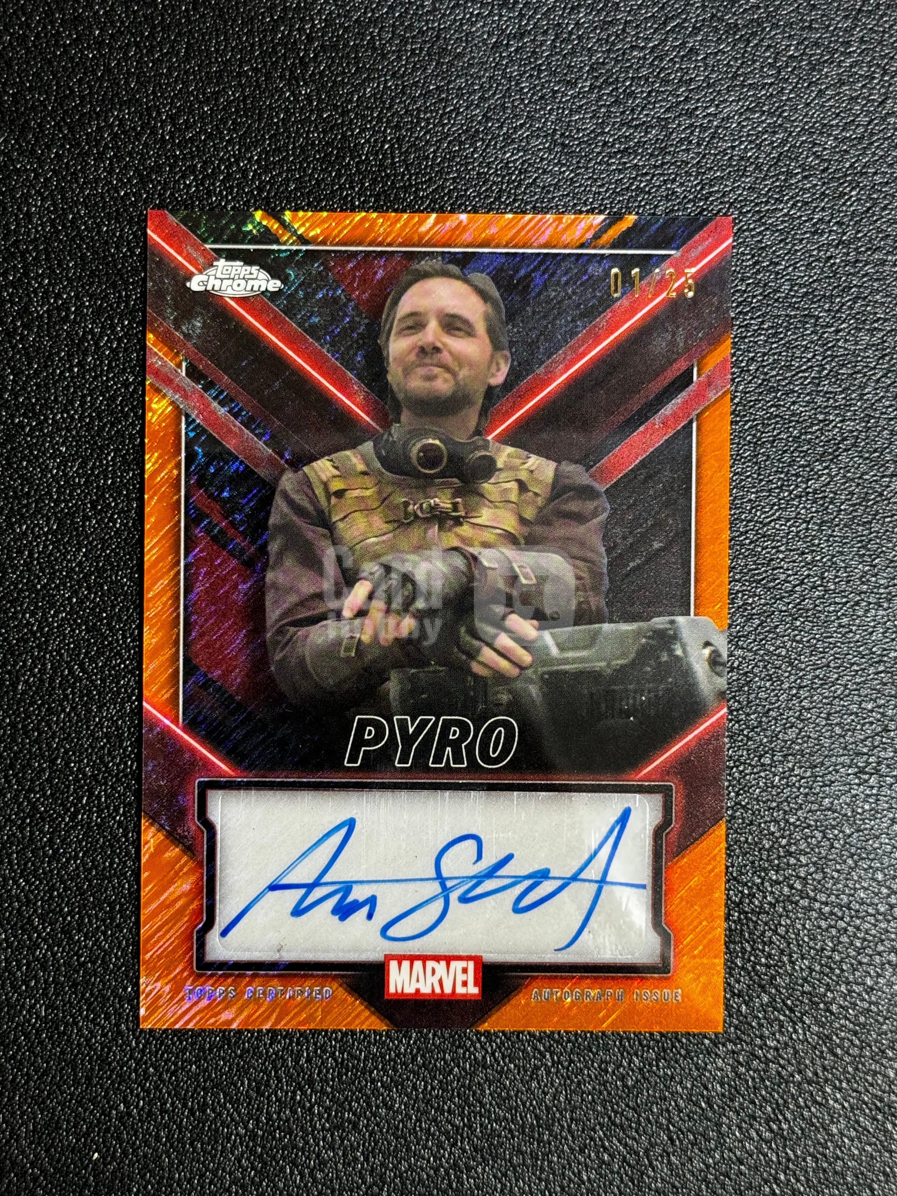 2025 Topps Marvel (MCU) 老王代理拍卖 漫威 死侍 金刚狼 Deadpool Wolverine 演员签字 Auto 亚伦斯坦福 Aaron Stanford 25编 橙折 TG