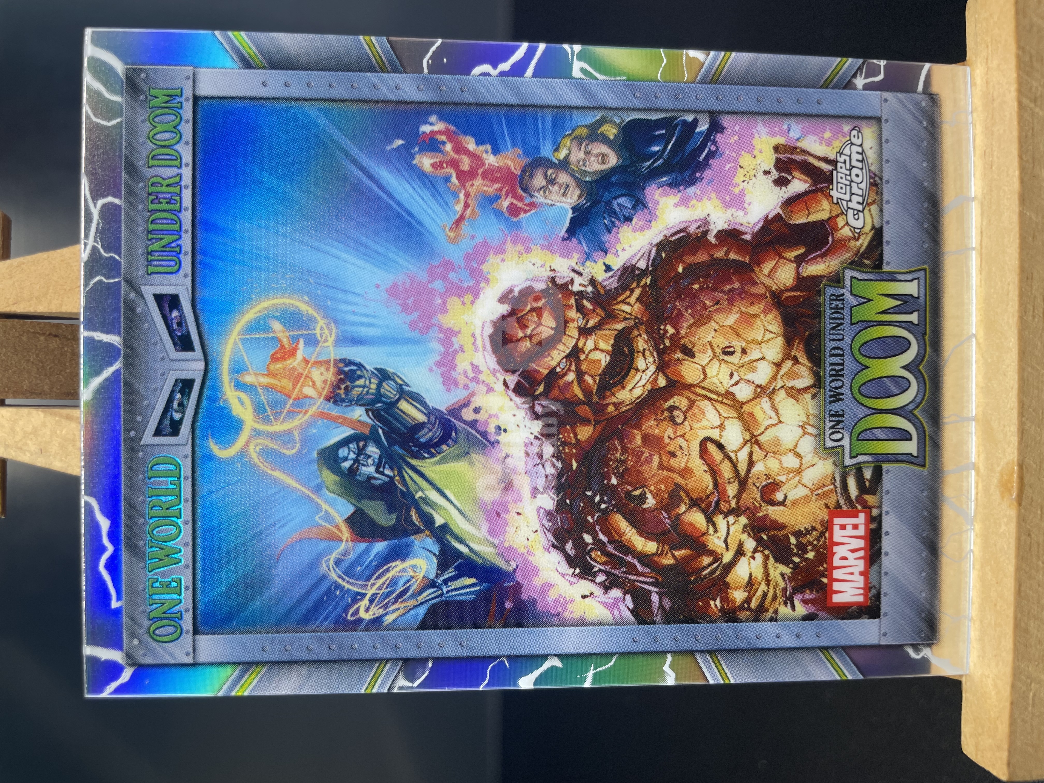 (B6)2026 TOPPS MARVEL 折射 神奇四侠大战毁灭博士全景群像 实卡好看 收藏凑套必备 卡品如图 !!!