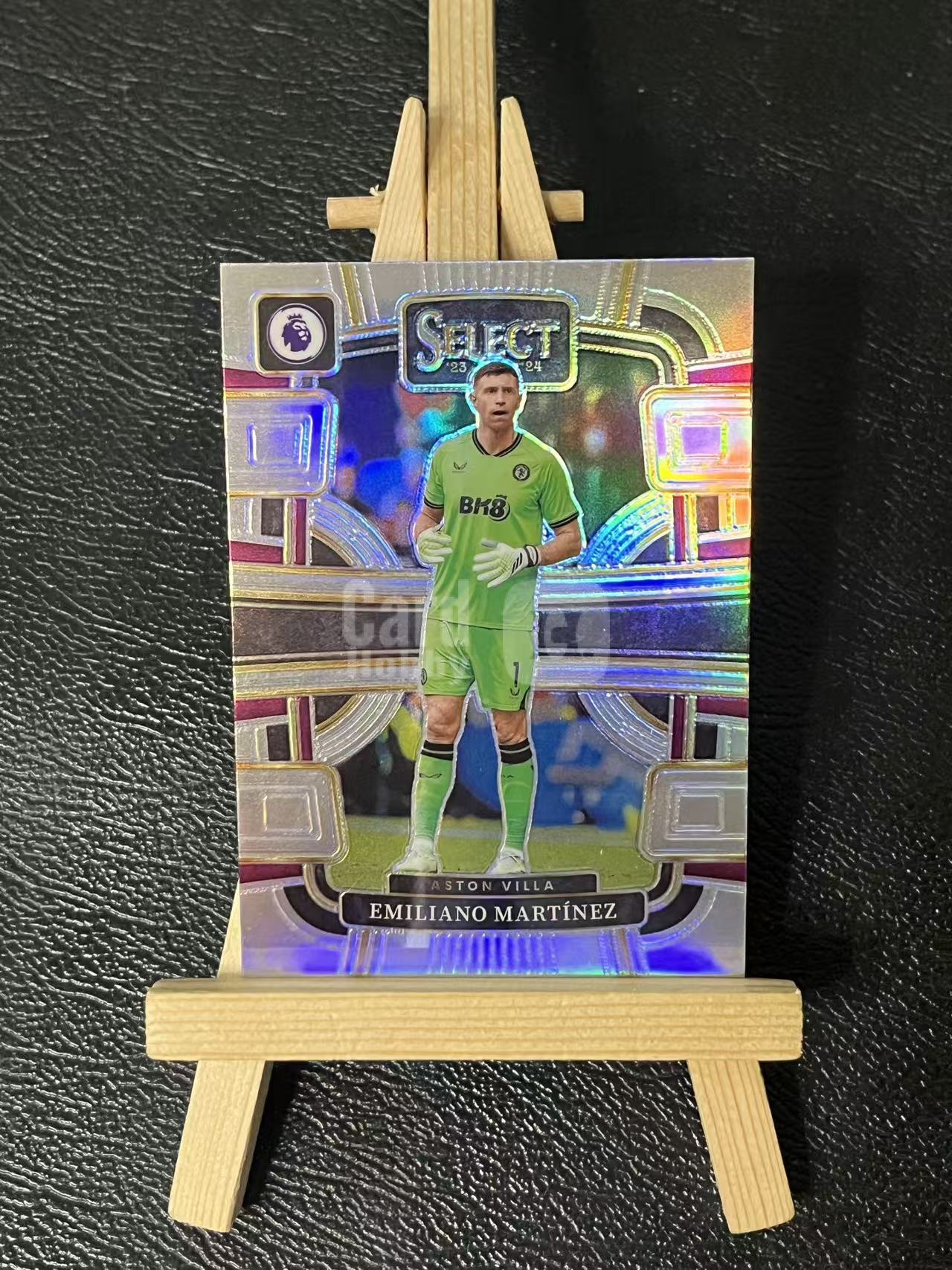 2023-24 Panini Select Emiliano Martínez 马丁内斯 阿斯顿维拉 英超 银折 实卡精美 卡品如图 LA-2
