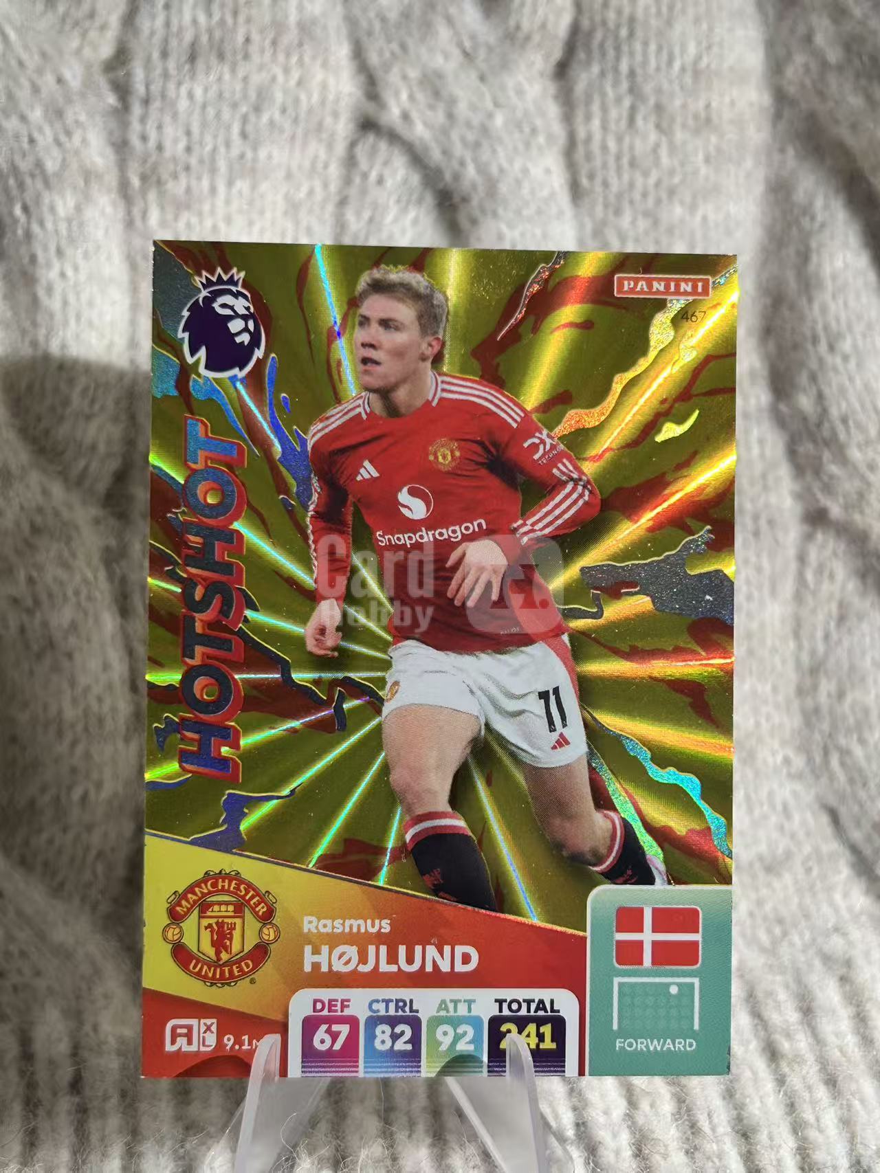 2024-25 Panini Adrenalyn XL Rasmus Højlund Hotshot 特卡,金波纹折,曼联前锋,门前终结能力突出,进攻火力强劲,凑套必备