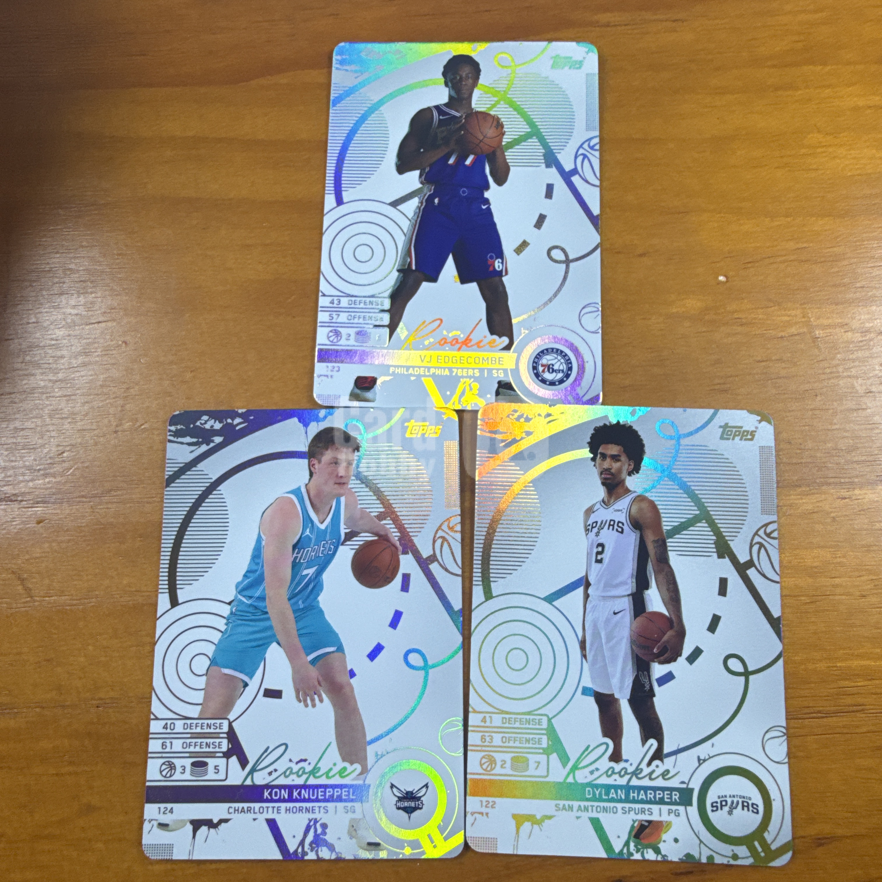 2025 Topps NBA MATCH ATTAX 元年 游戏版 Dylan Harper RC 马刺 迪伦哈珀 76人 VJ 埃奇库姆 黄蜂 库姆佩尔 新秀 base 白折 折射 打包 (离尘)